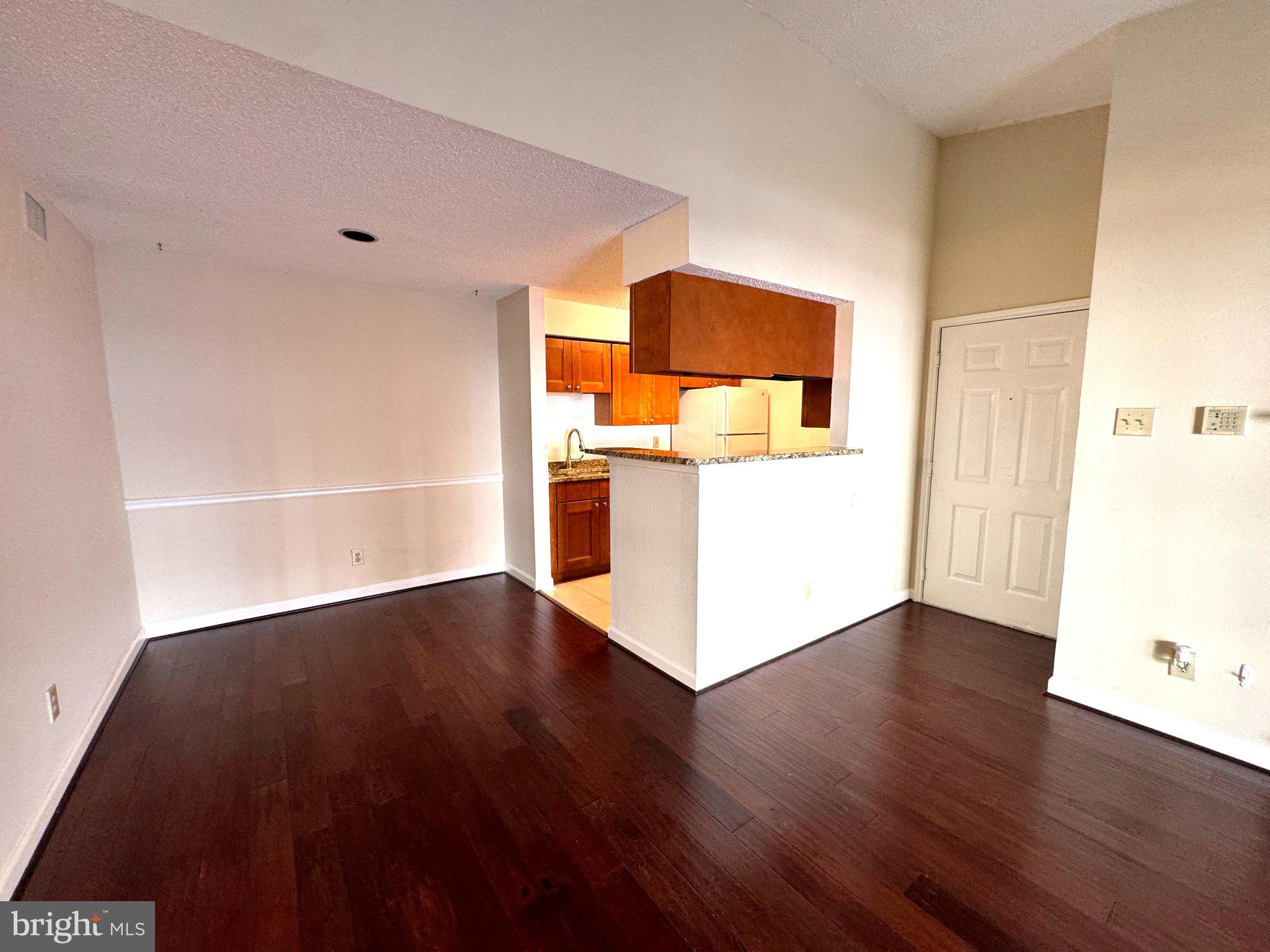 1513 LINCOLN WAY 301A
