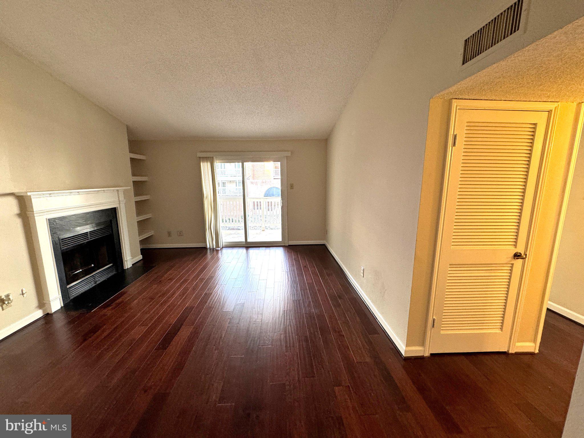 1513 LINCOLN WAY 301A