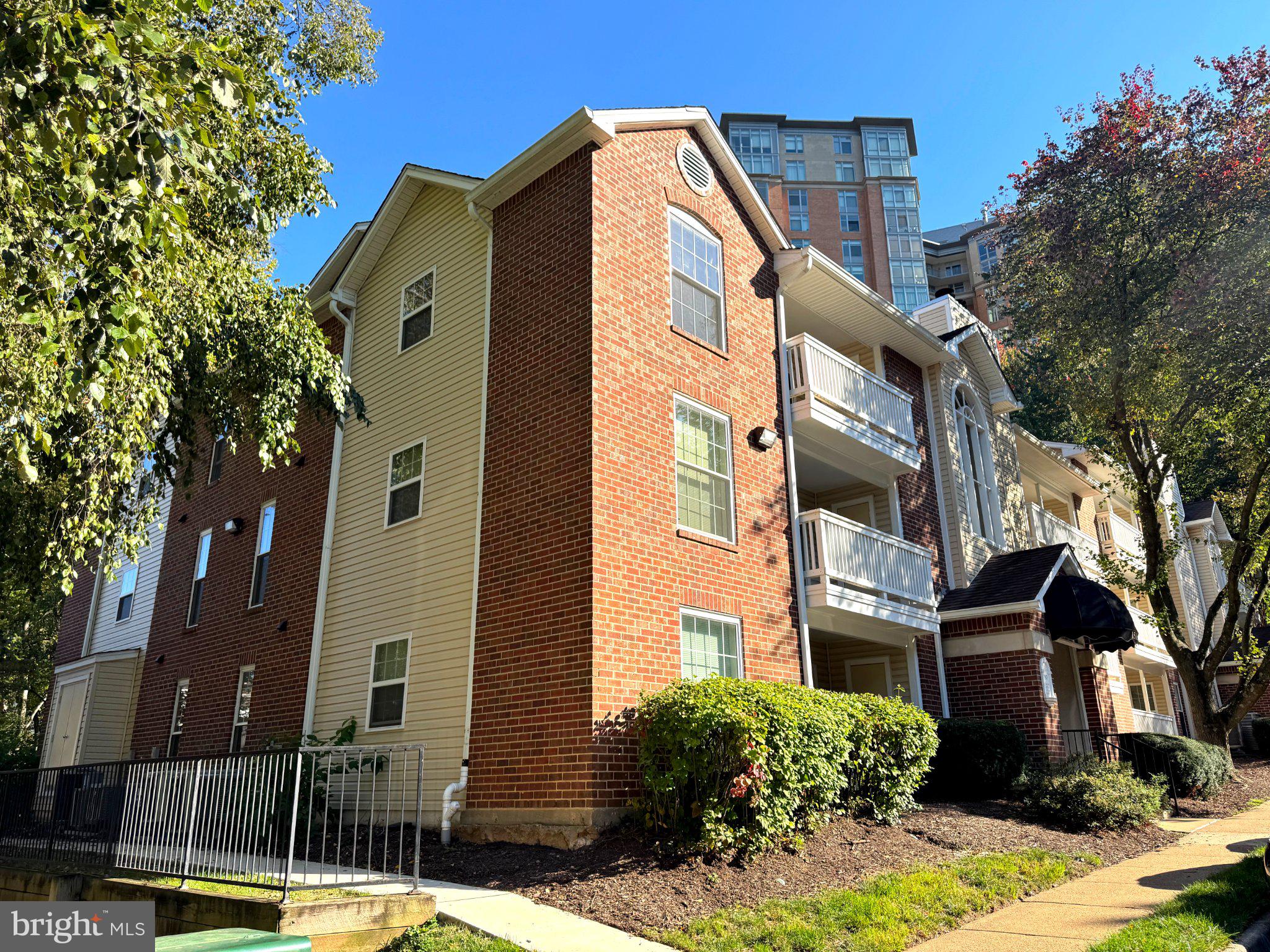 1513 LINCOLN WAY 301A
