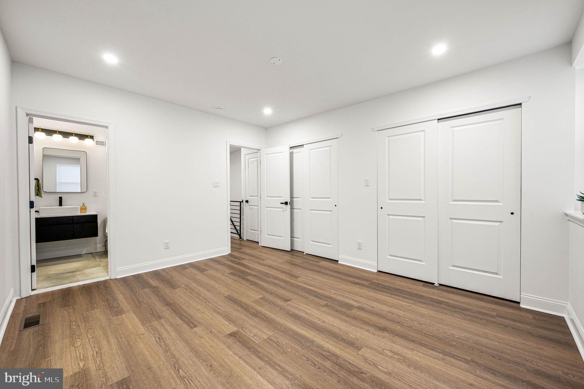 POINT BREEZE - Residential