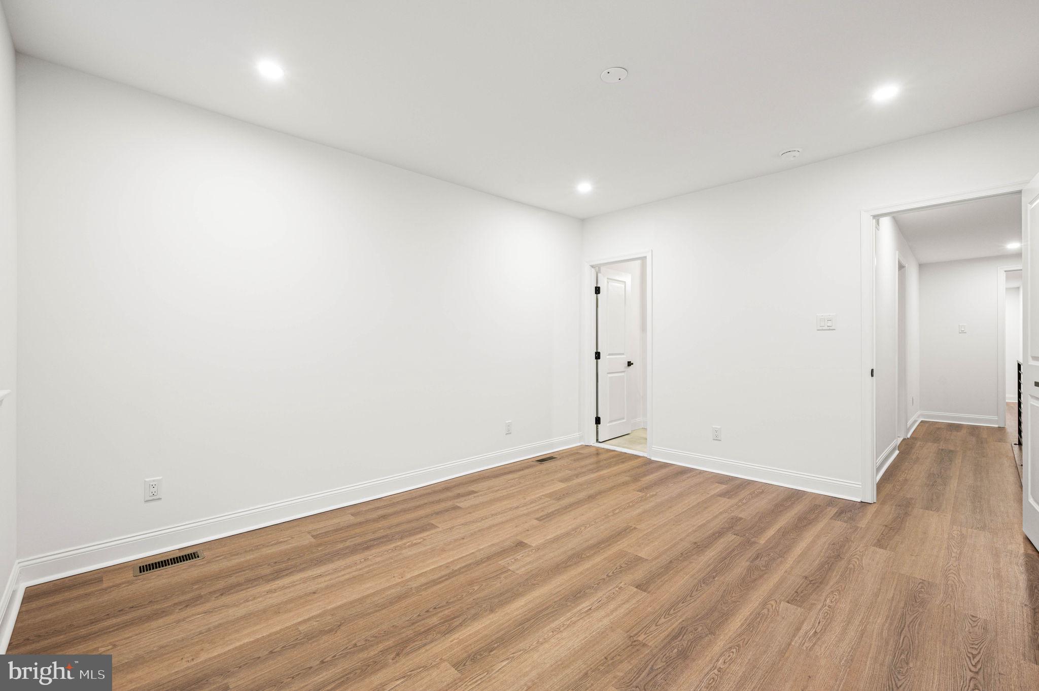 POINT BREEZE - Residential