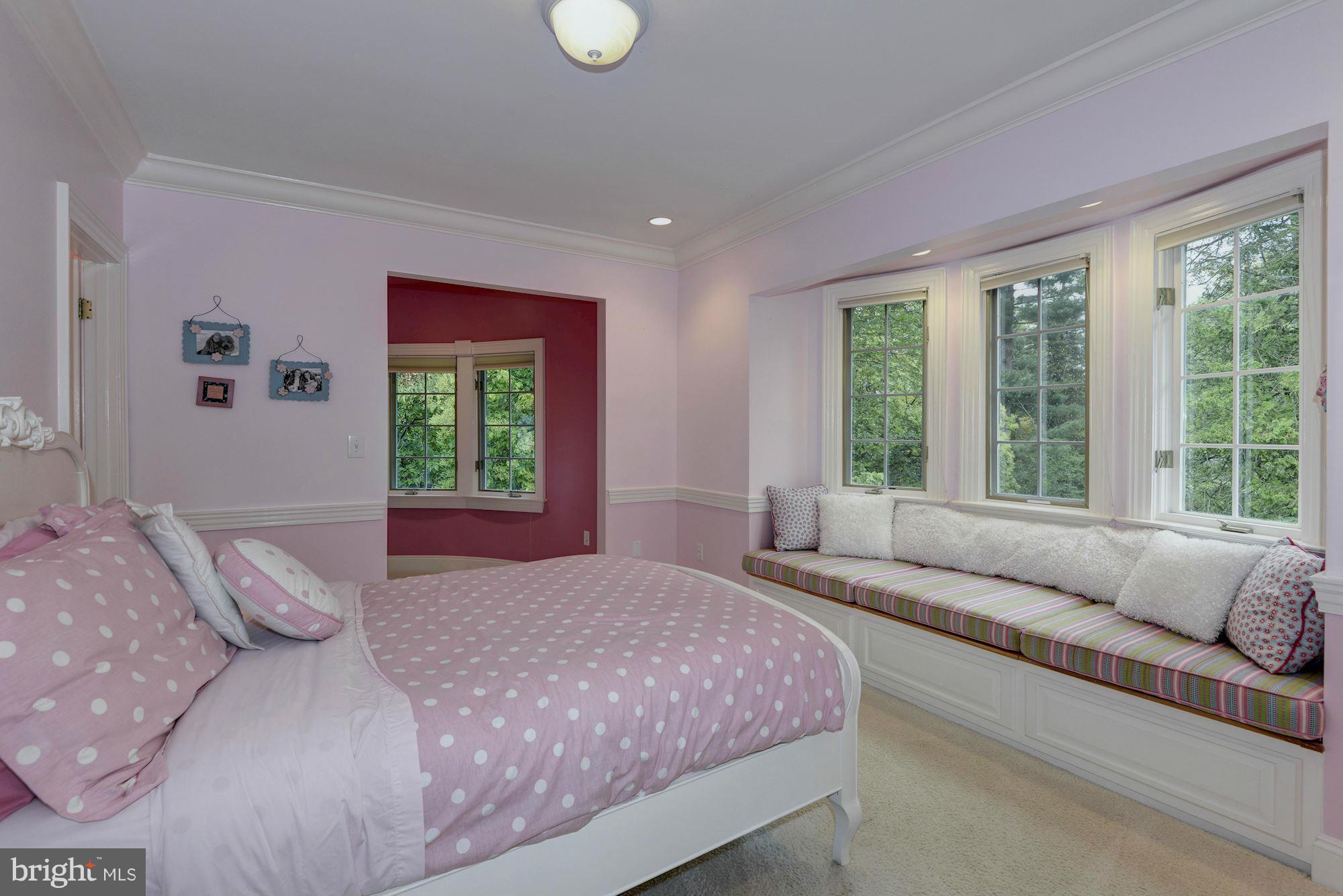 OLDE SEVERNA PARK - Residential