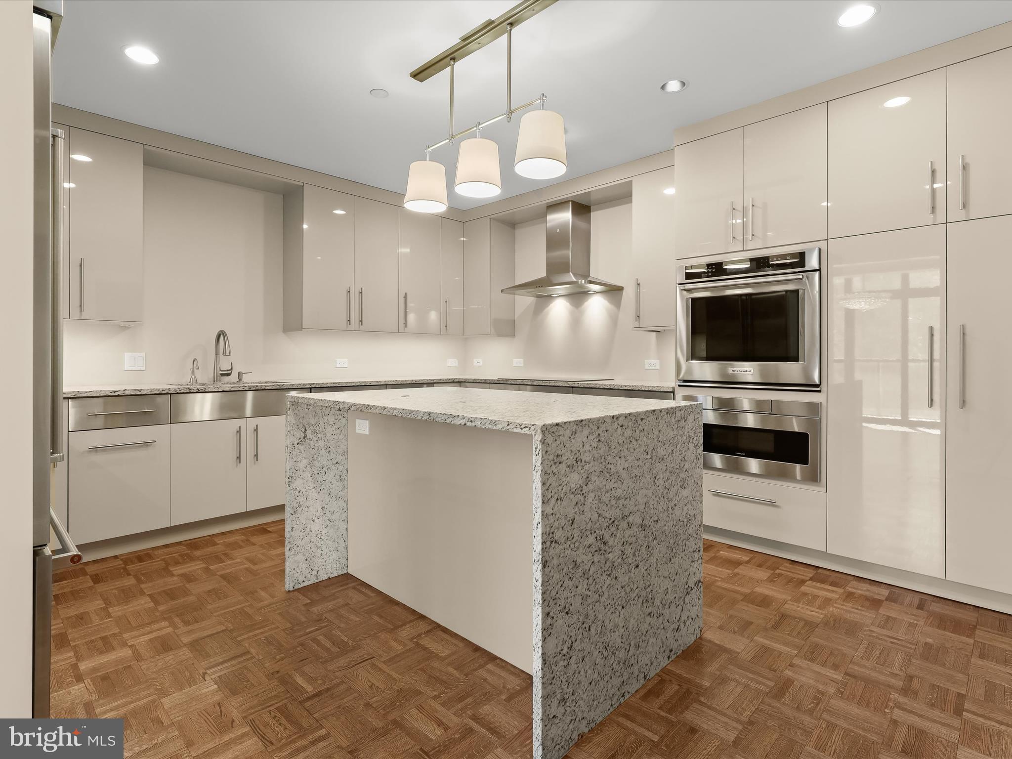 PAVILION IN THE PARK - Residential