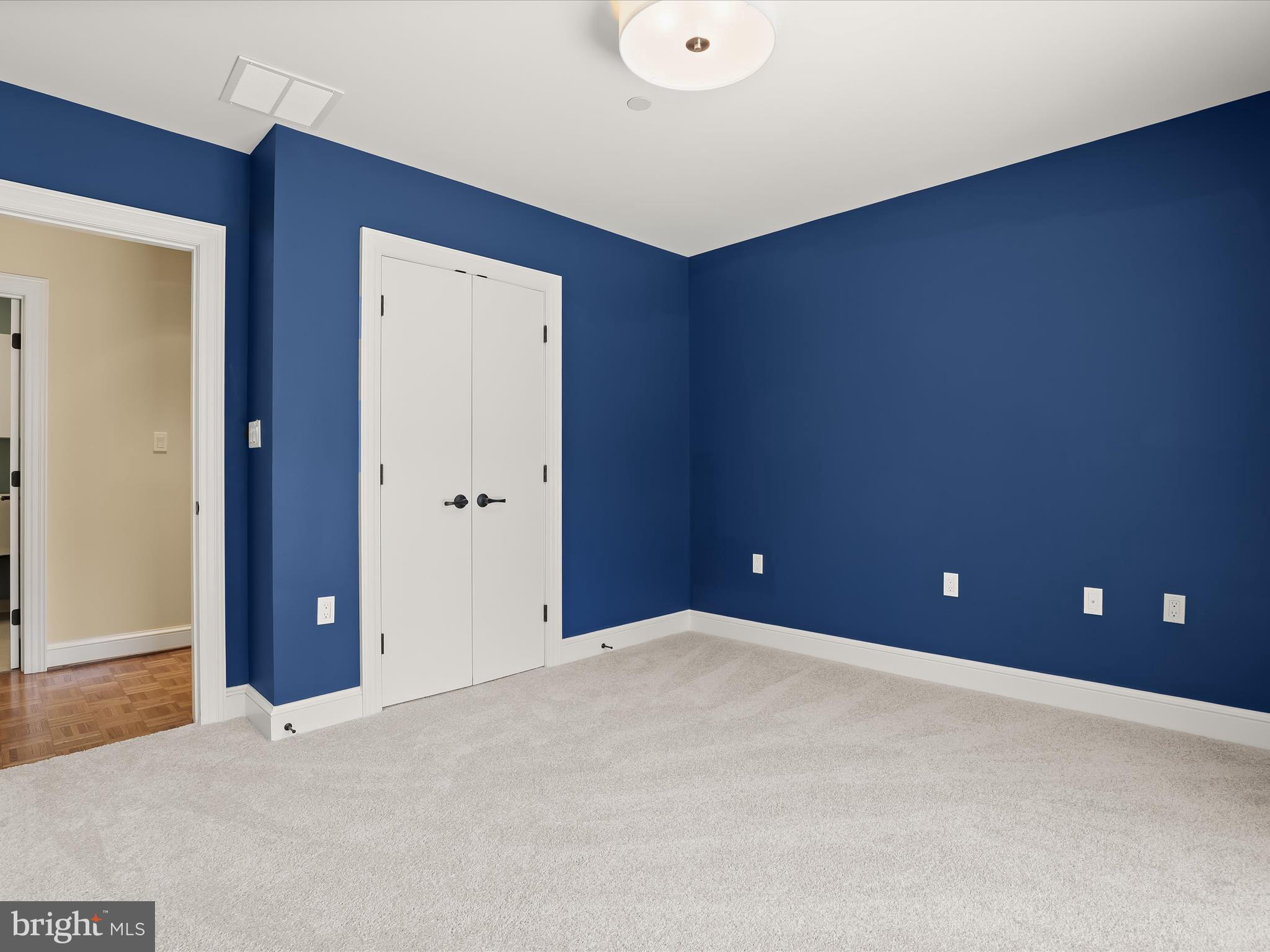 PAVILION IN THE PARK - Residential