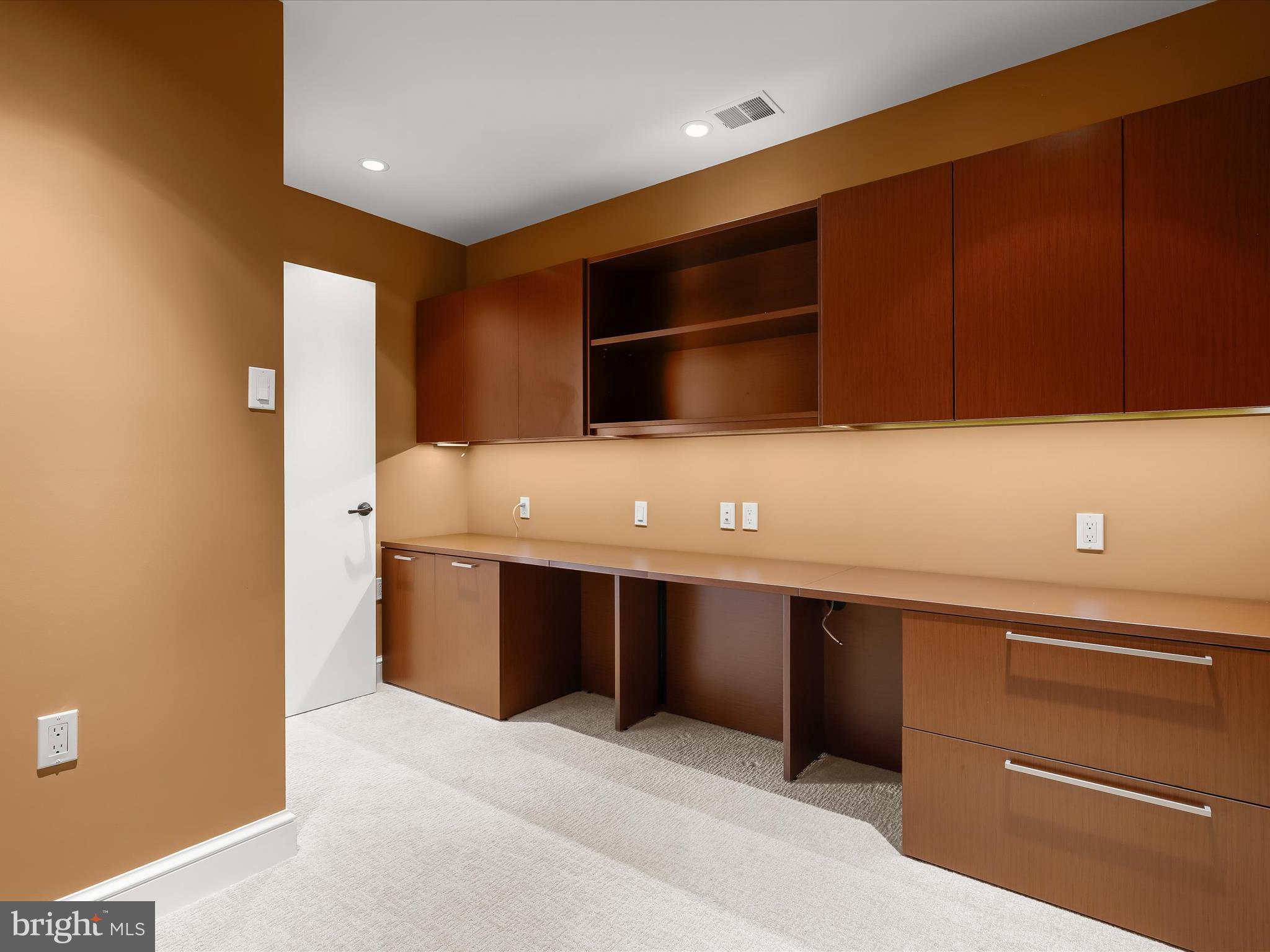 PAVILION IN THE PARK - Residential