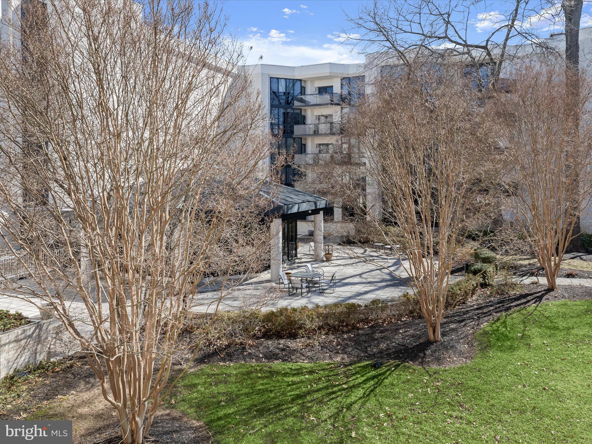 PAVILION IN THE PARK - Residential