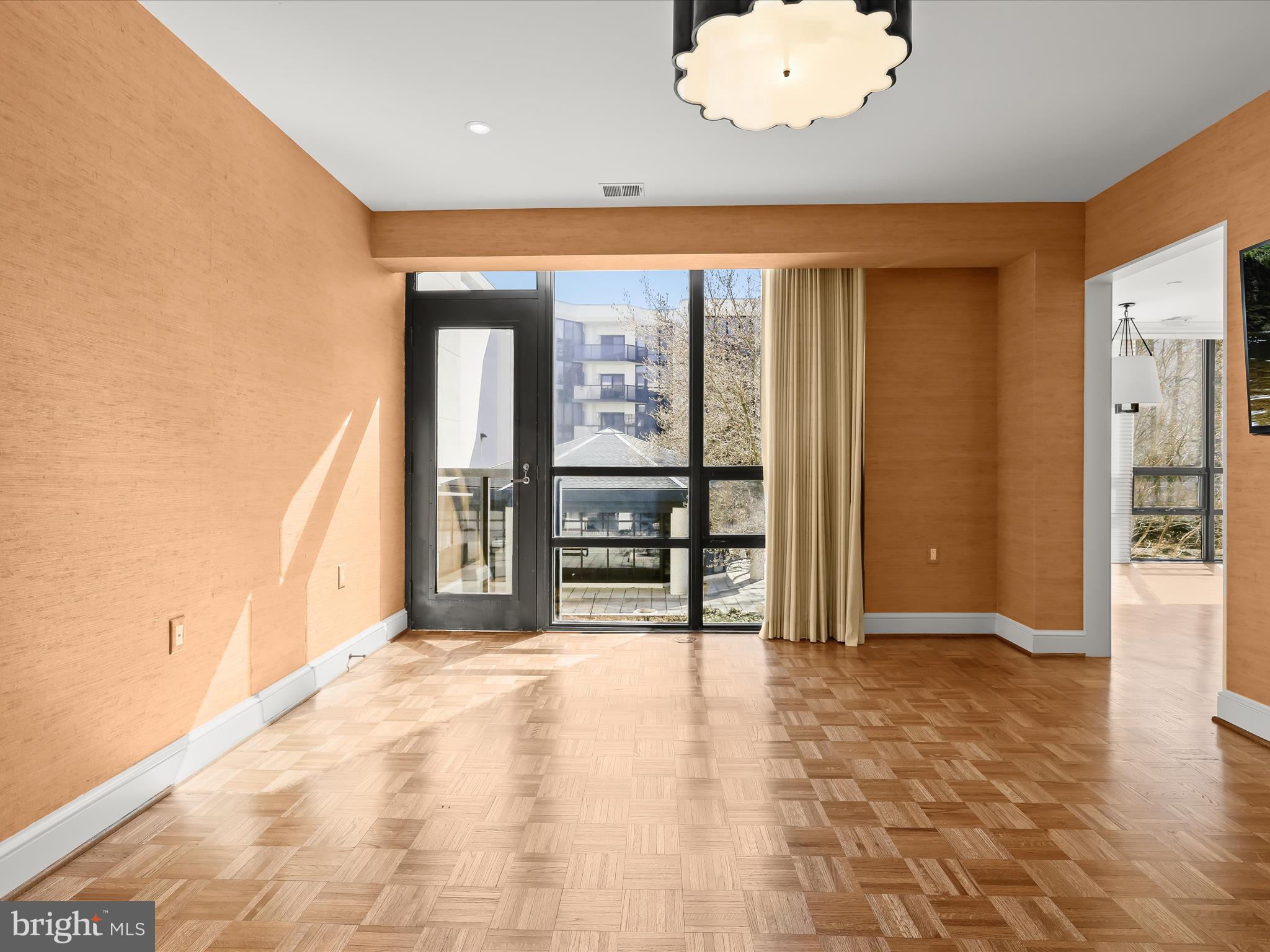 PAVILION IN THE PARK - Residential