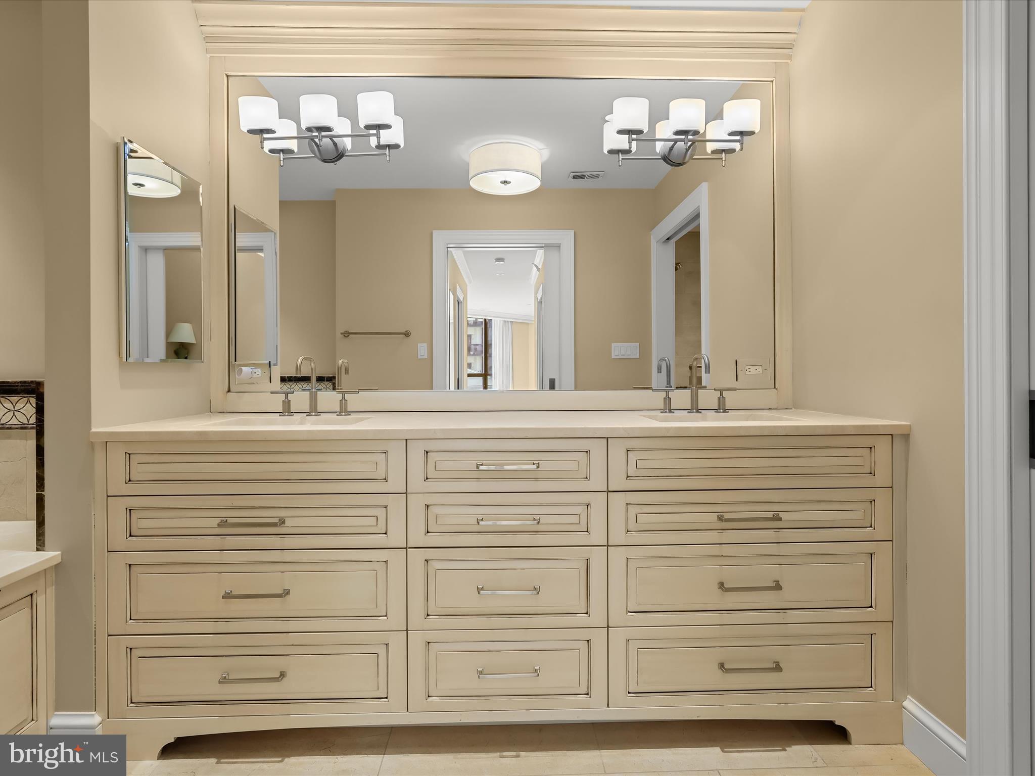 PAVILION IN THE PARK - Residential