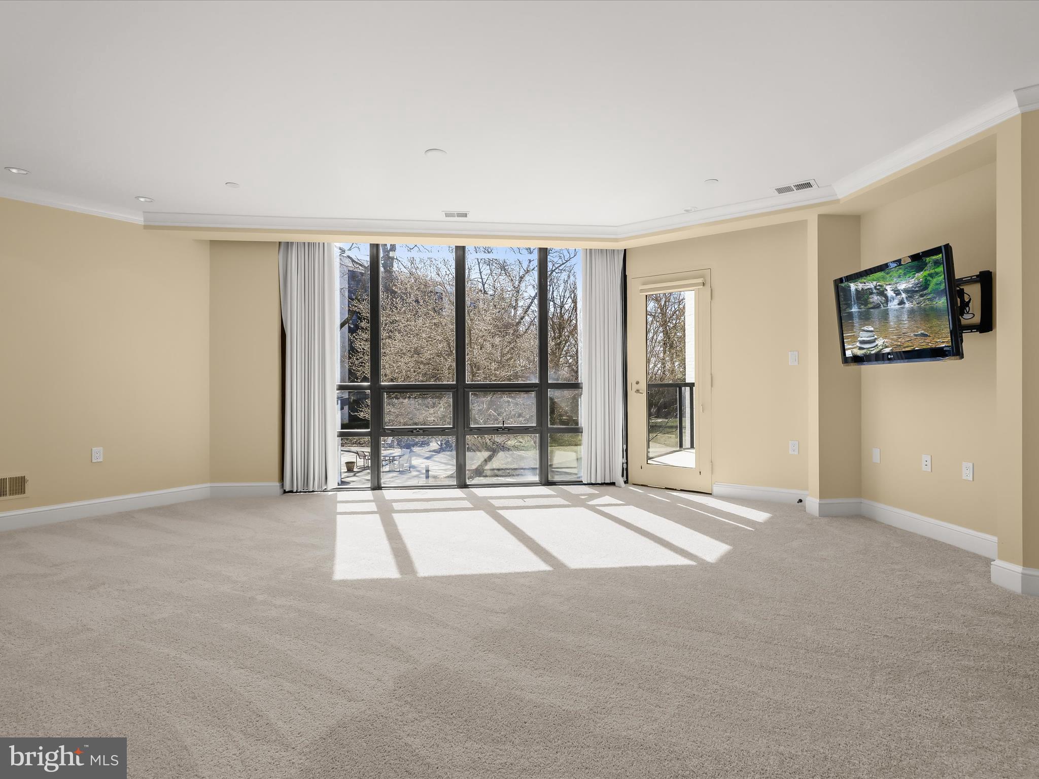 PAVILION IN THE PARK - Residential