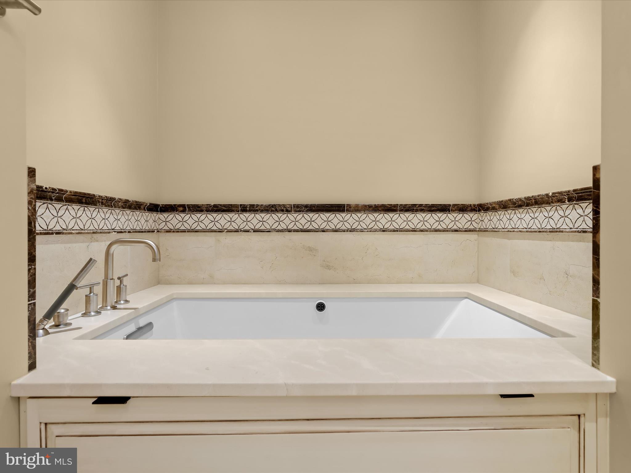 PAVILION IN THE PARK - Residential