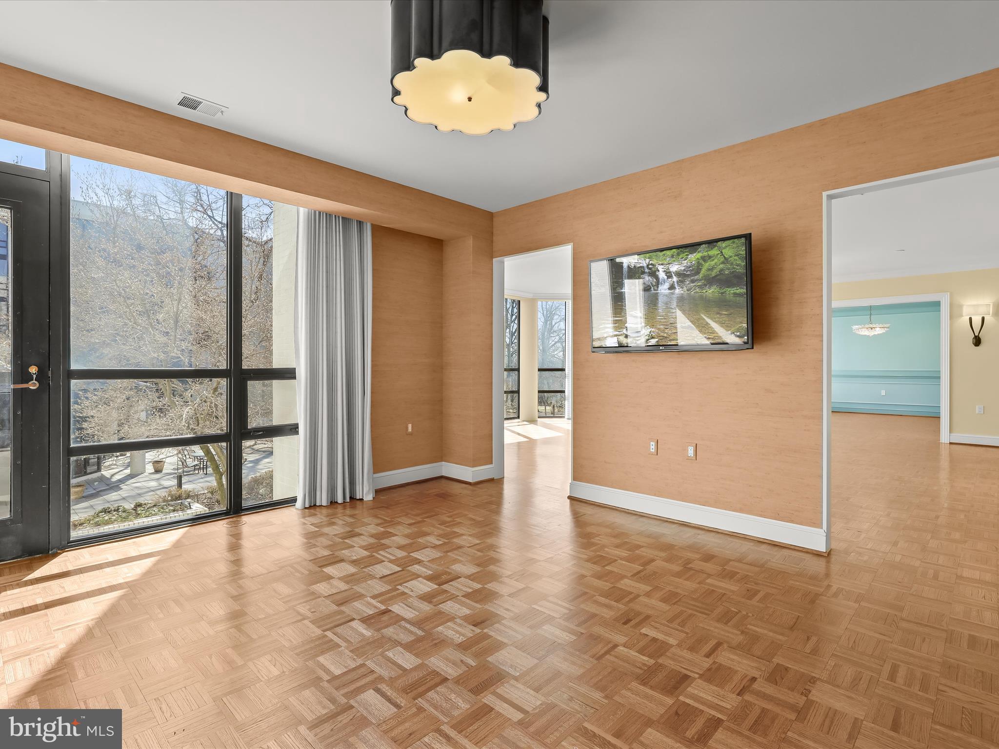 PAVILION IN THE PARK - Residential