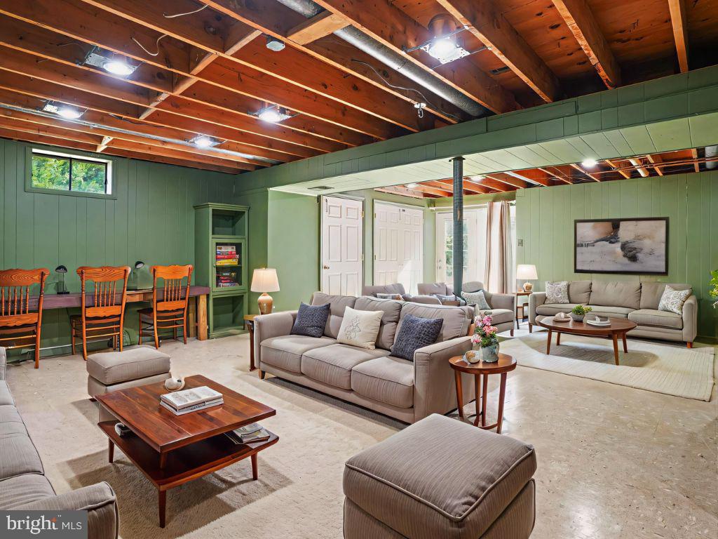 SCOTCH POINT - Residential