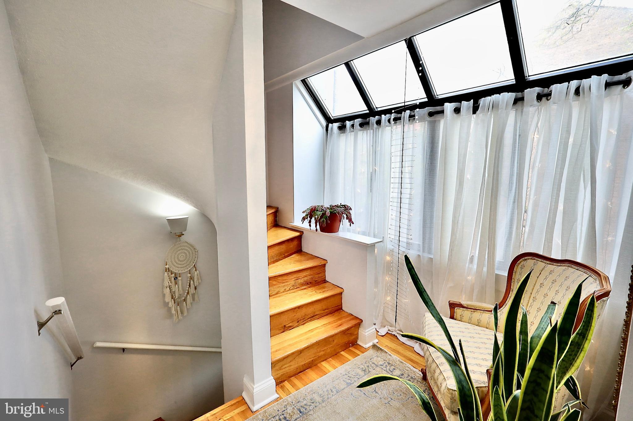 SOCIETY HILL - Residential Lease