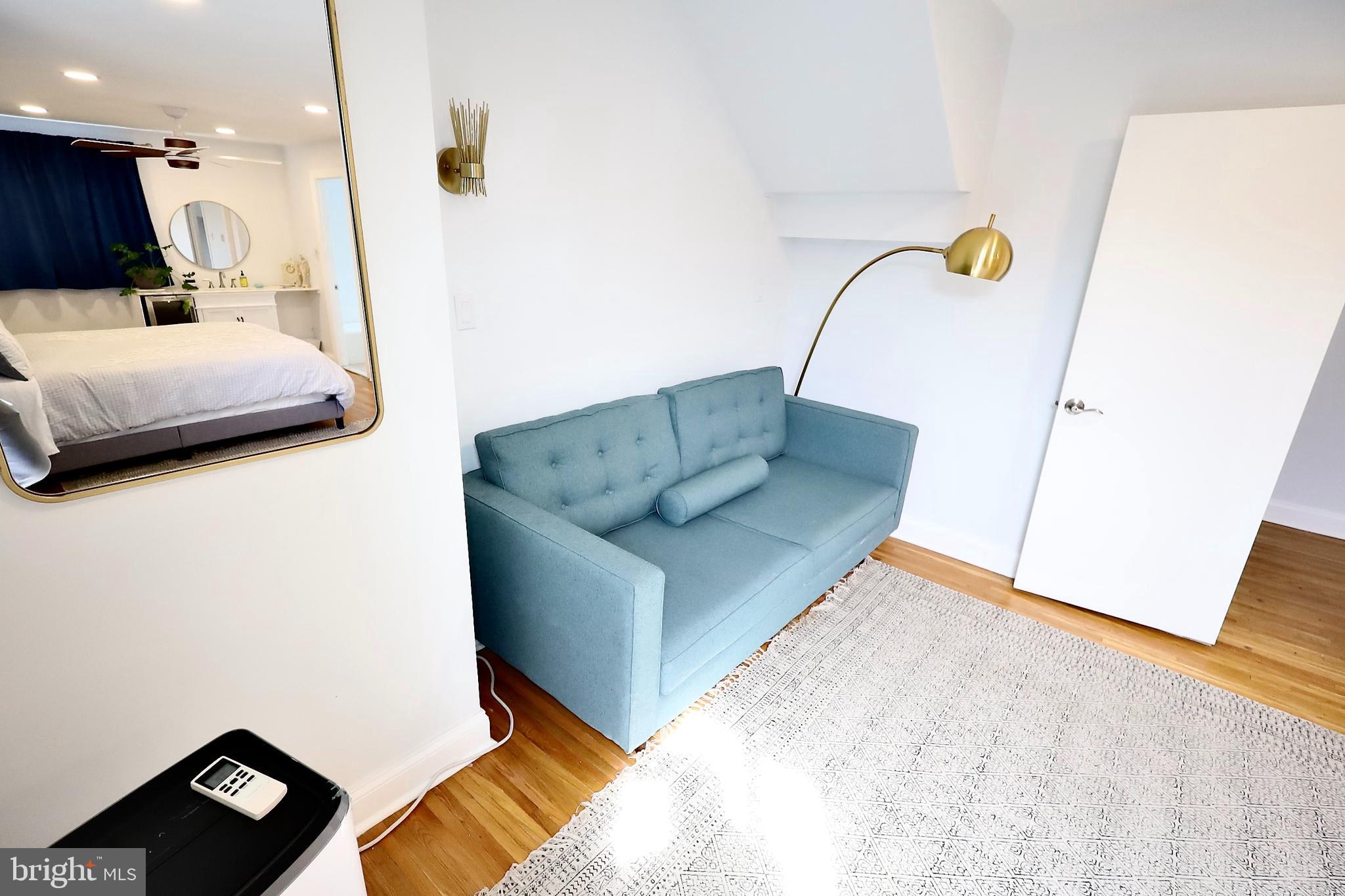 SOCIETY HILL - Residential Lease