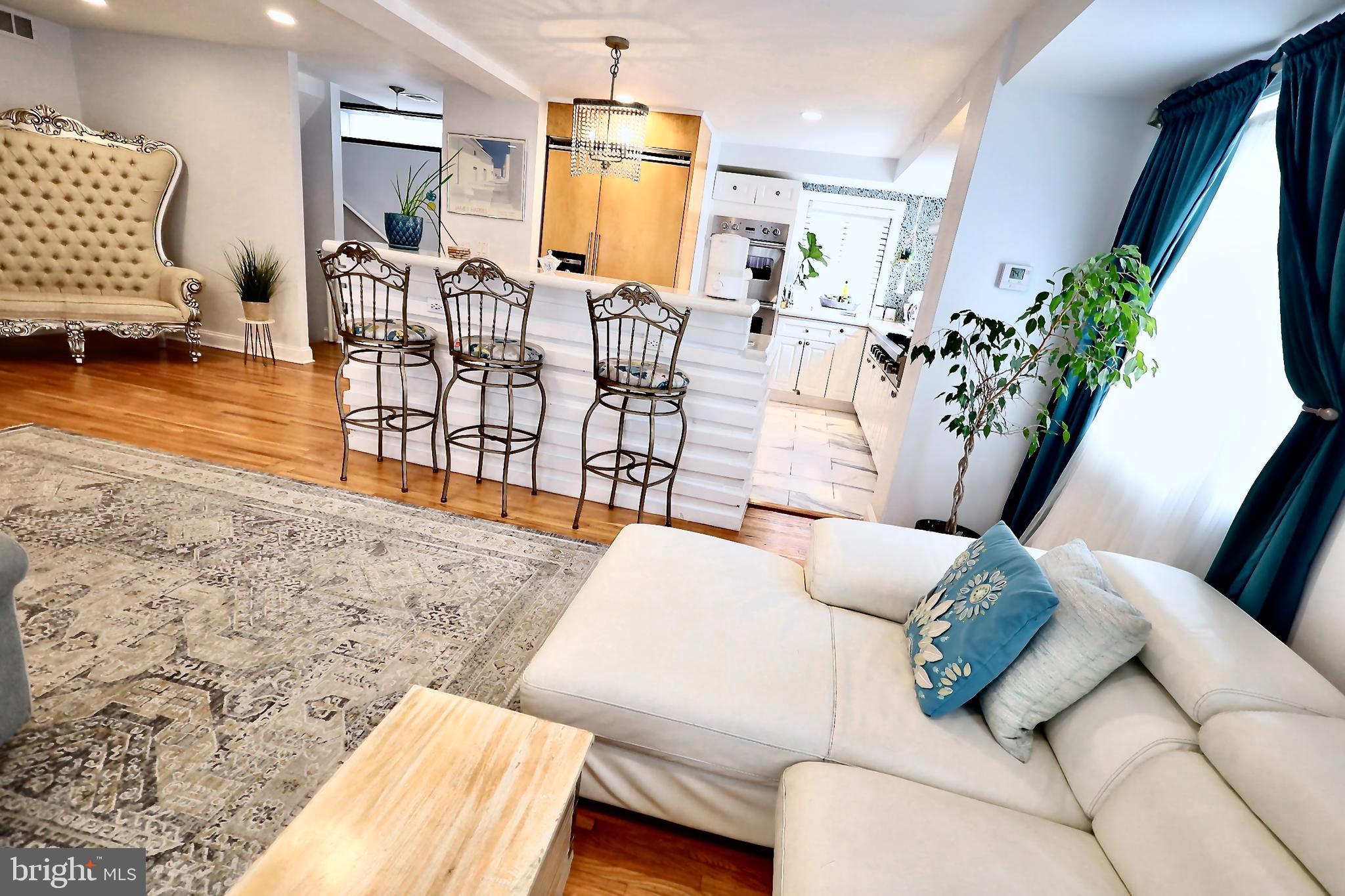 SOCIETY HILL - Residential Lease