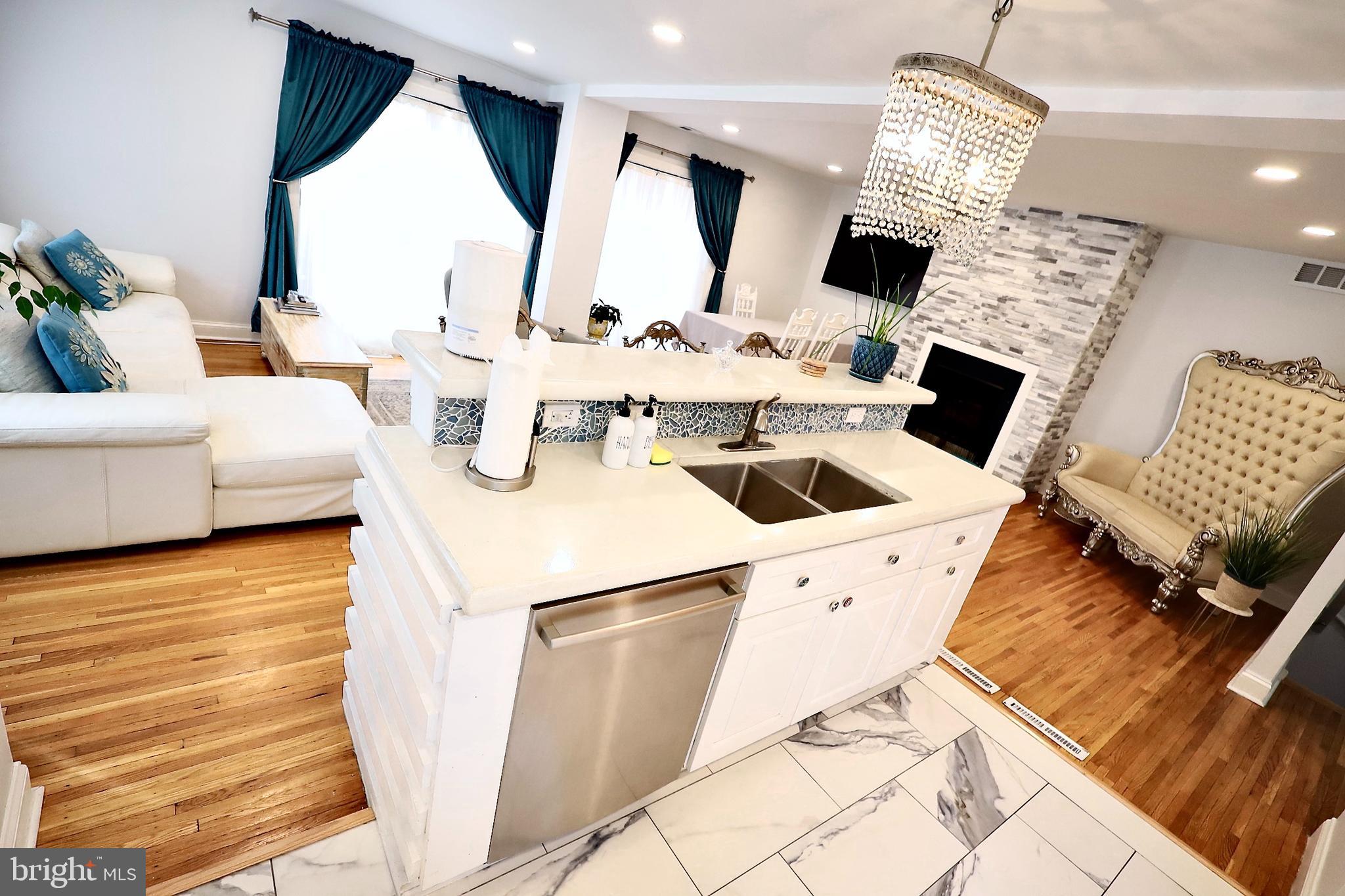 SOCIETY HILL - Residential Lease