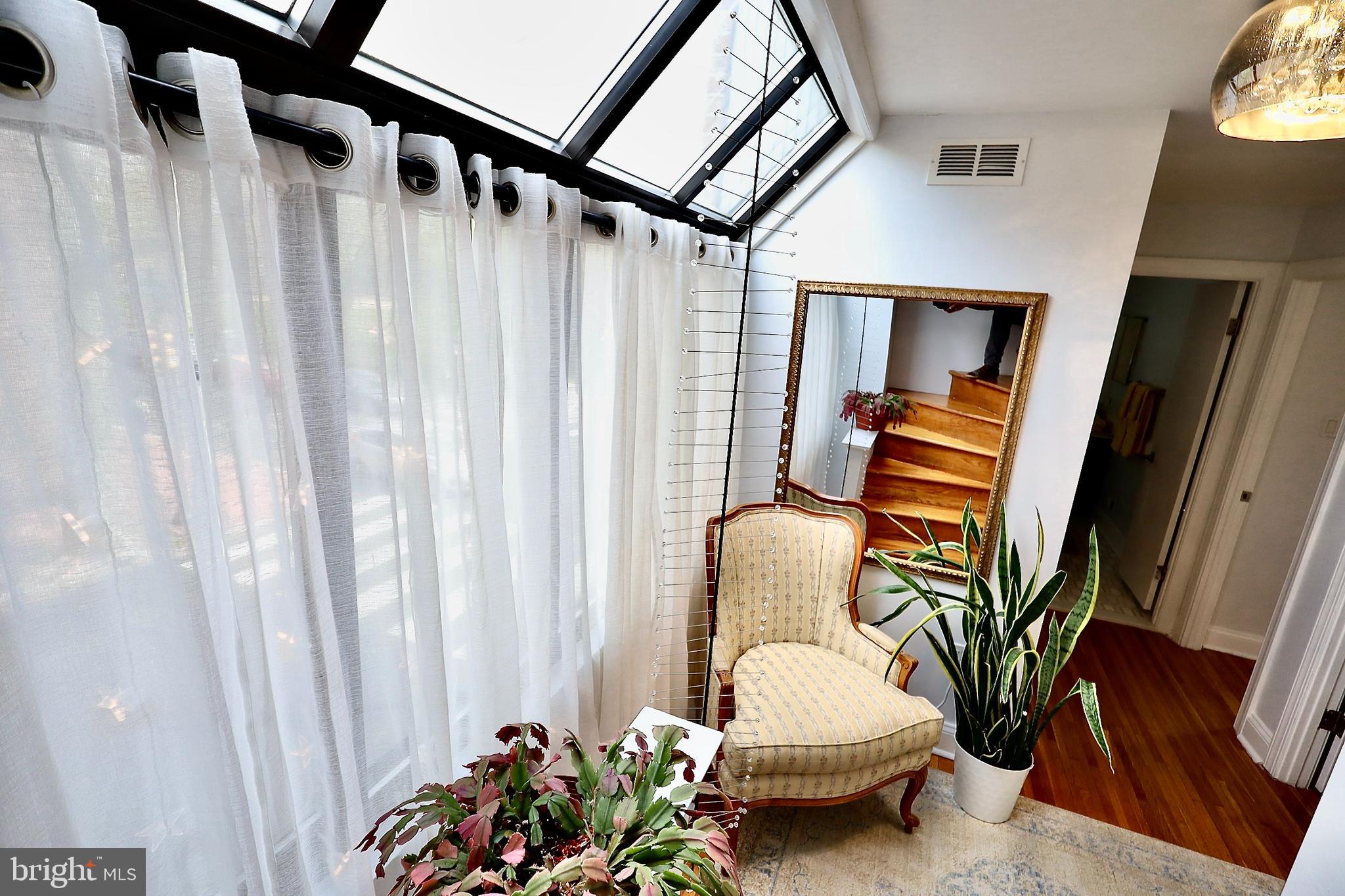 SOCIETY HILL - Residential Lease