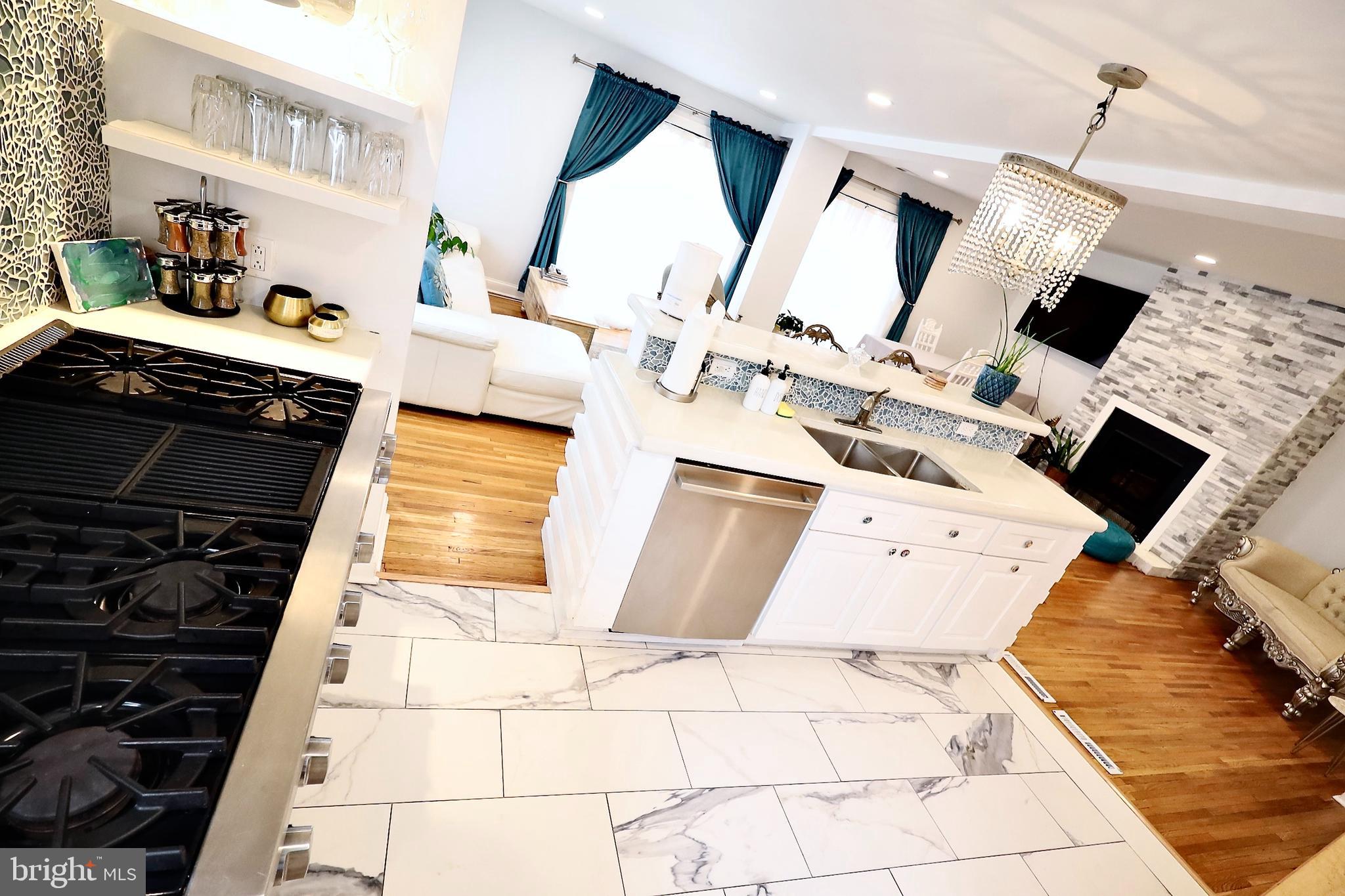 SOCIETY HILL - Residential Lease