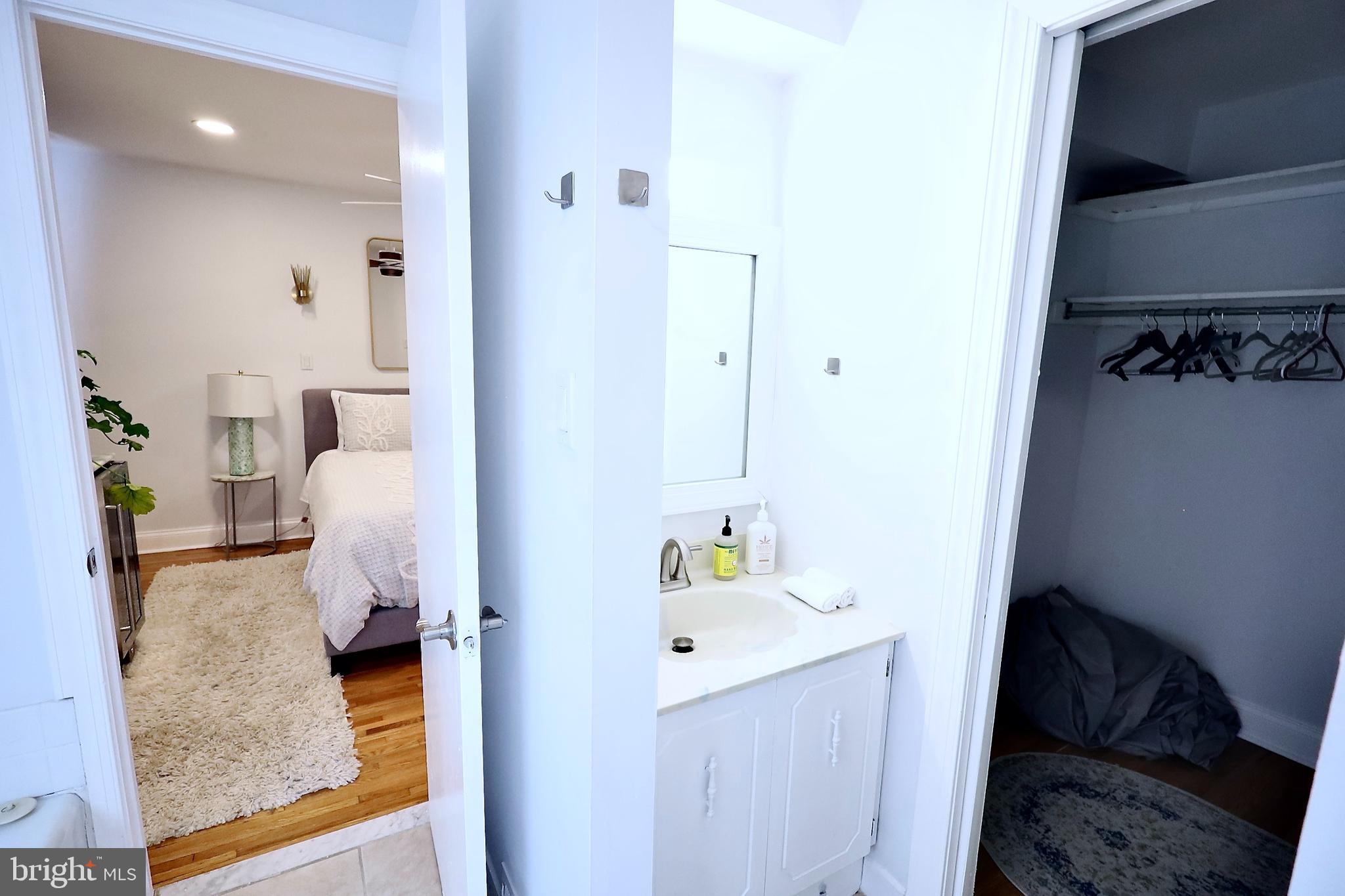 SOCIETY HILL - Residential Lease