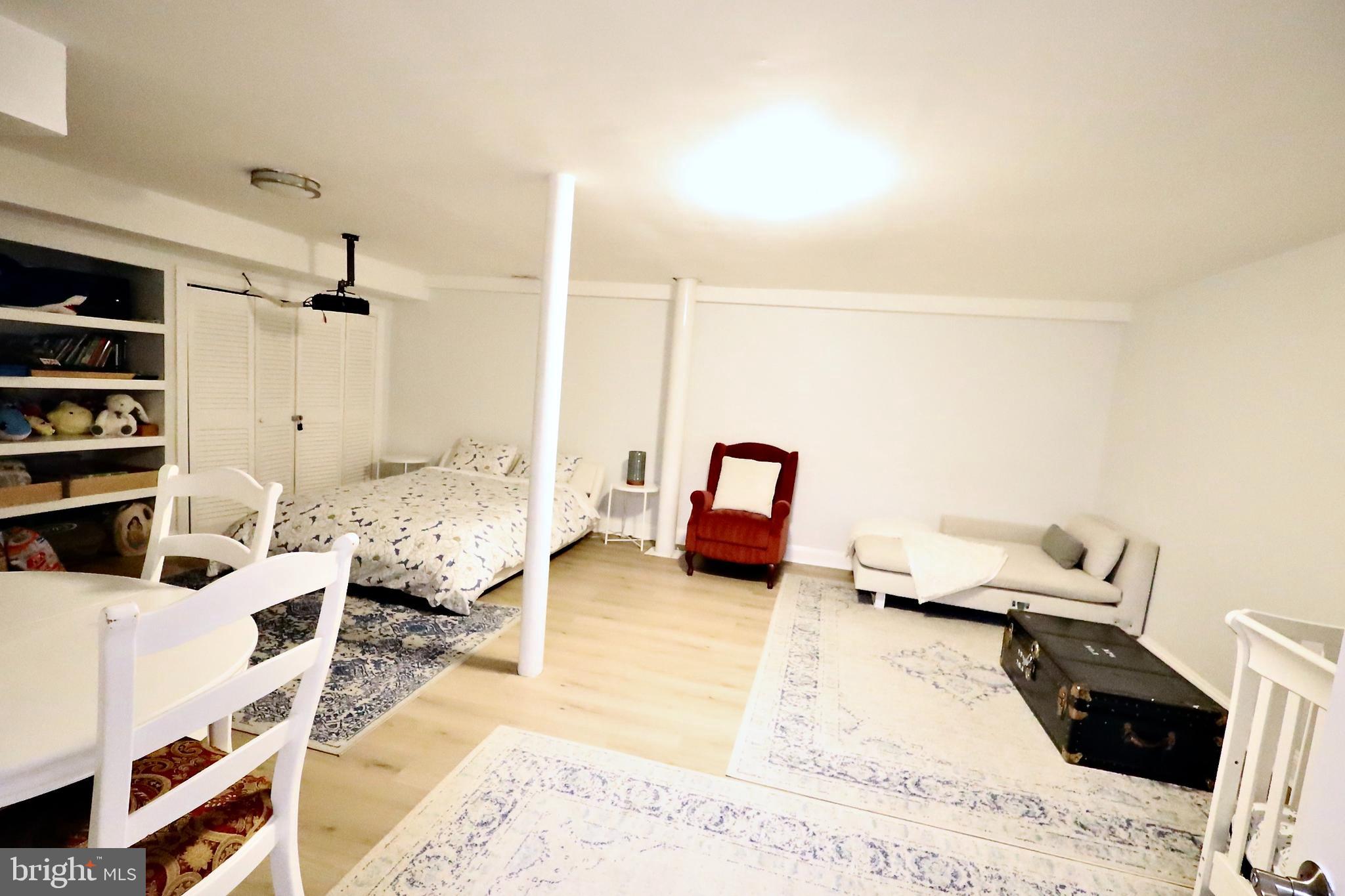 SOCIETY HILL - Residential Lease