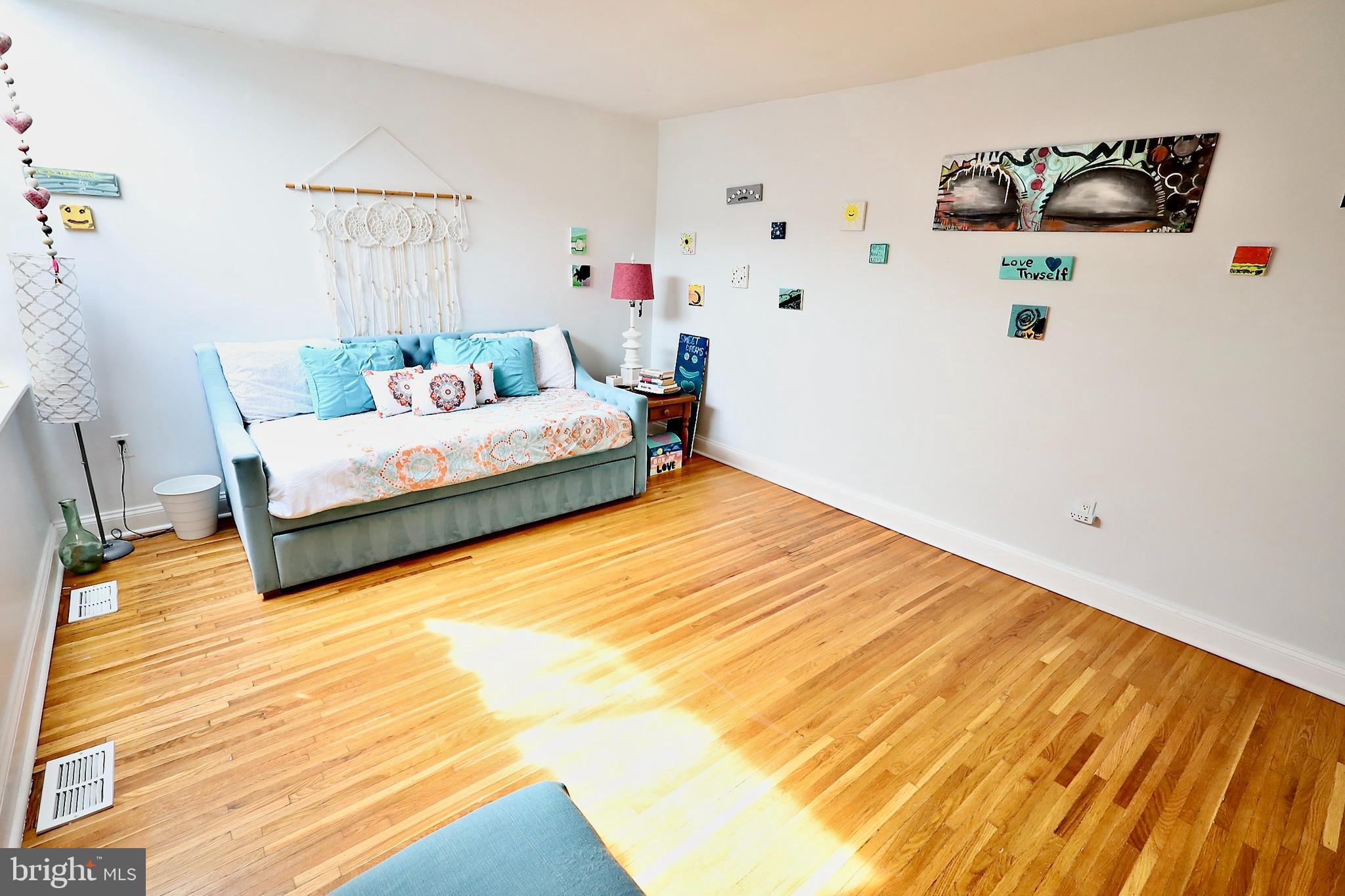 SOCIETY HILL - Residential Lease