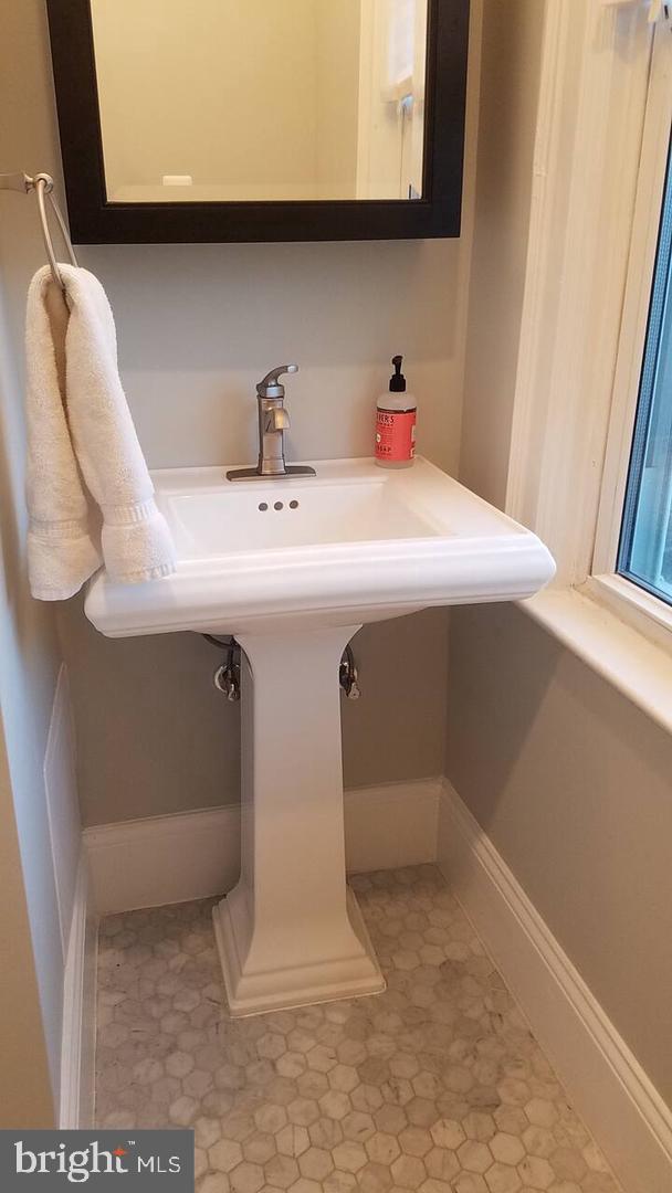 PETWORTH - Residential Lease