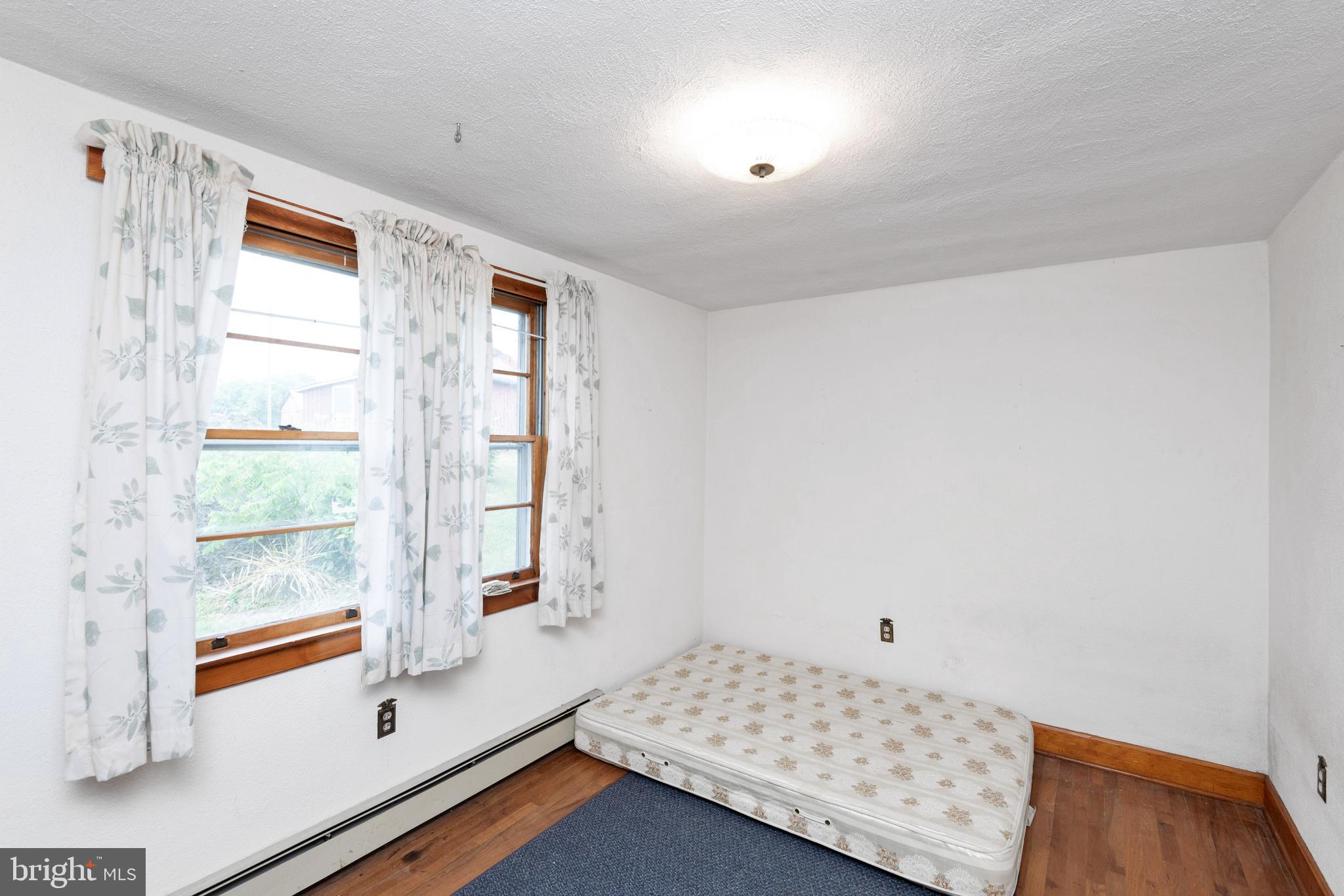 POINT OF ROCKS ESTATES - Residential