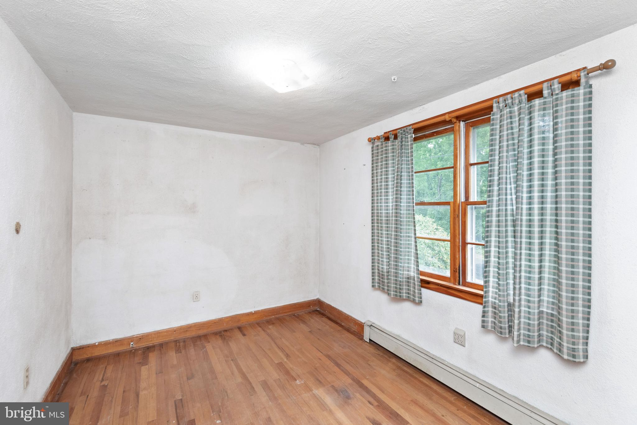 POINT OF ROCKS ESTATES - Residential