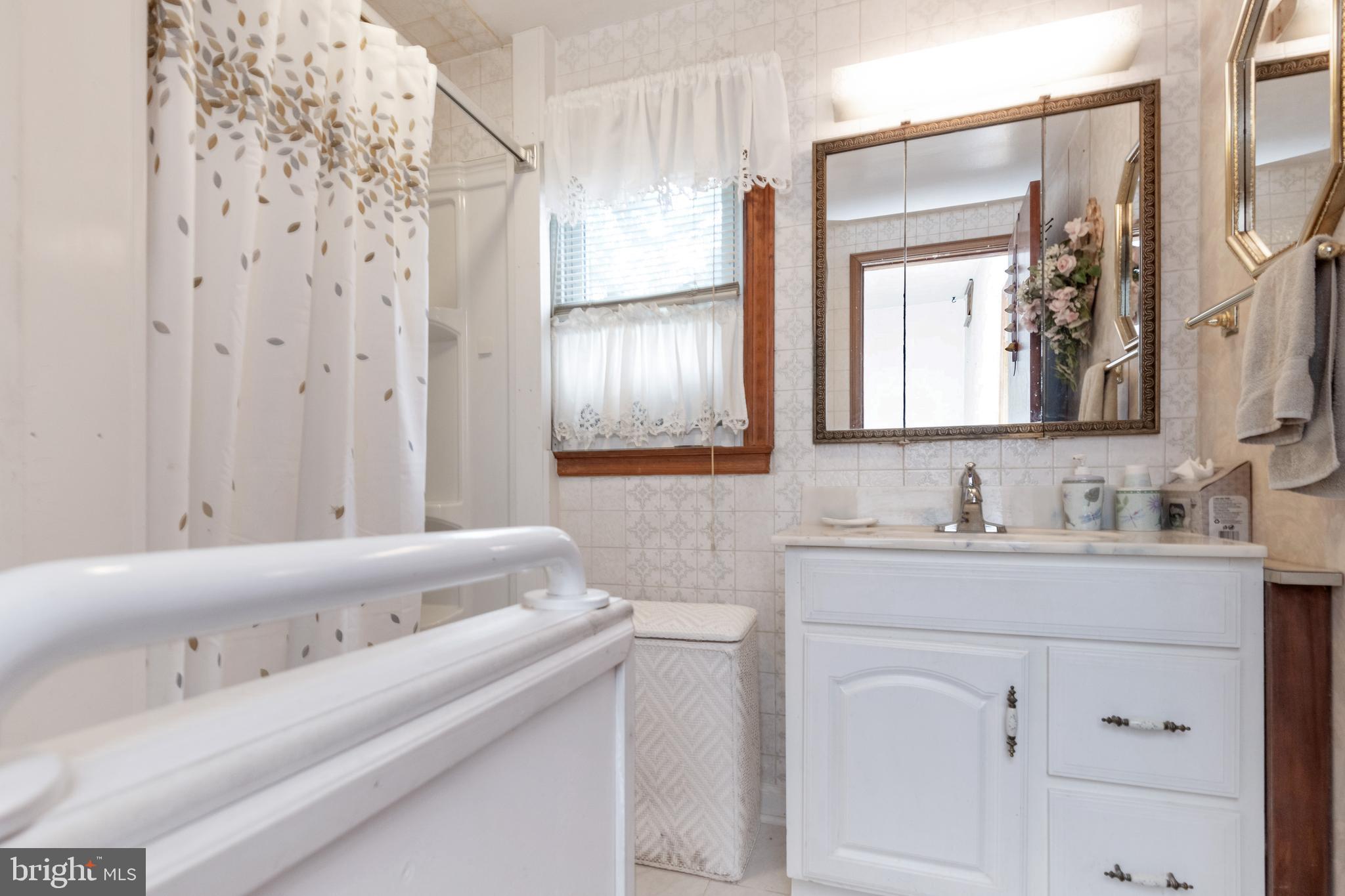 POINT OF ROCKS ESTATES - Residential