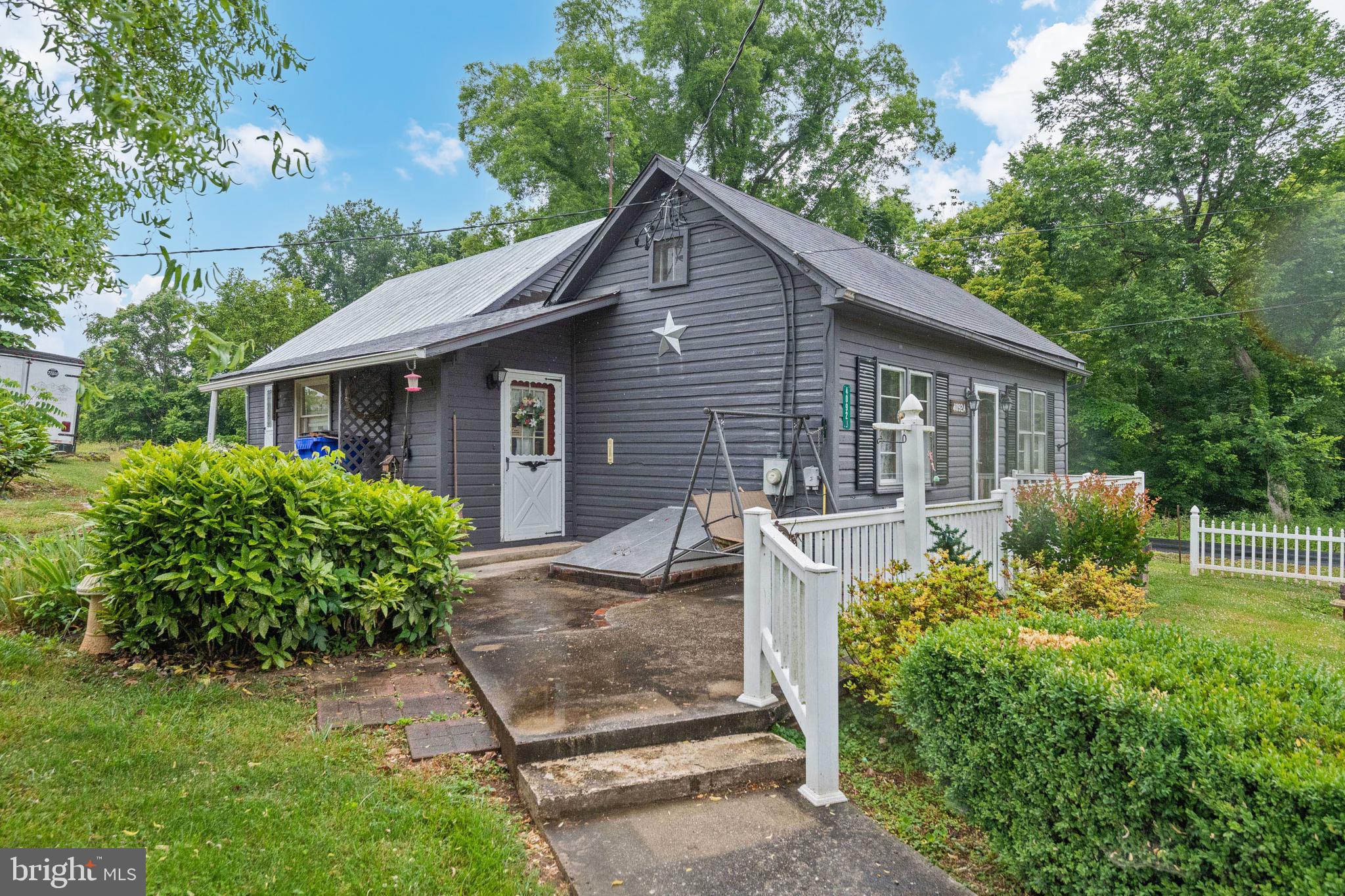 POINT OF ROCKS ESTATES - Residential