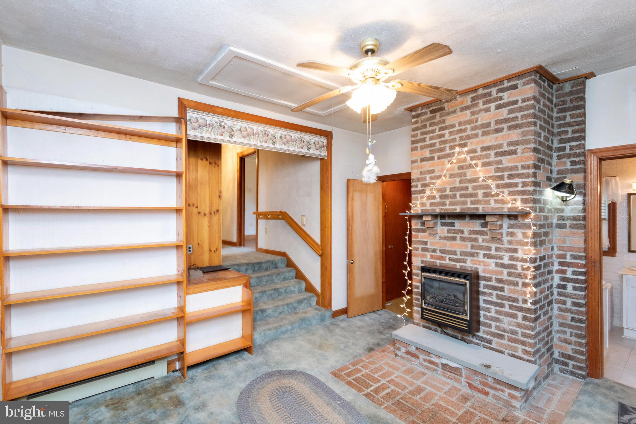 POINT OF ROCKS ESTATES - Residential