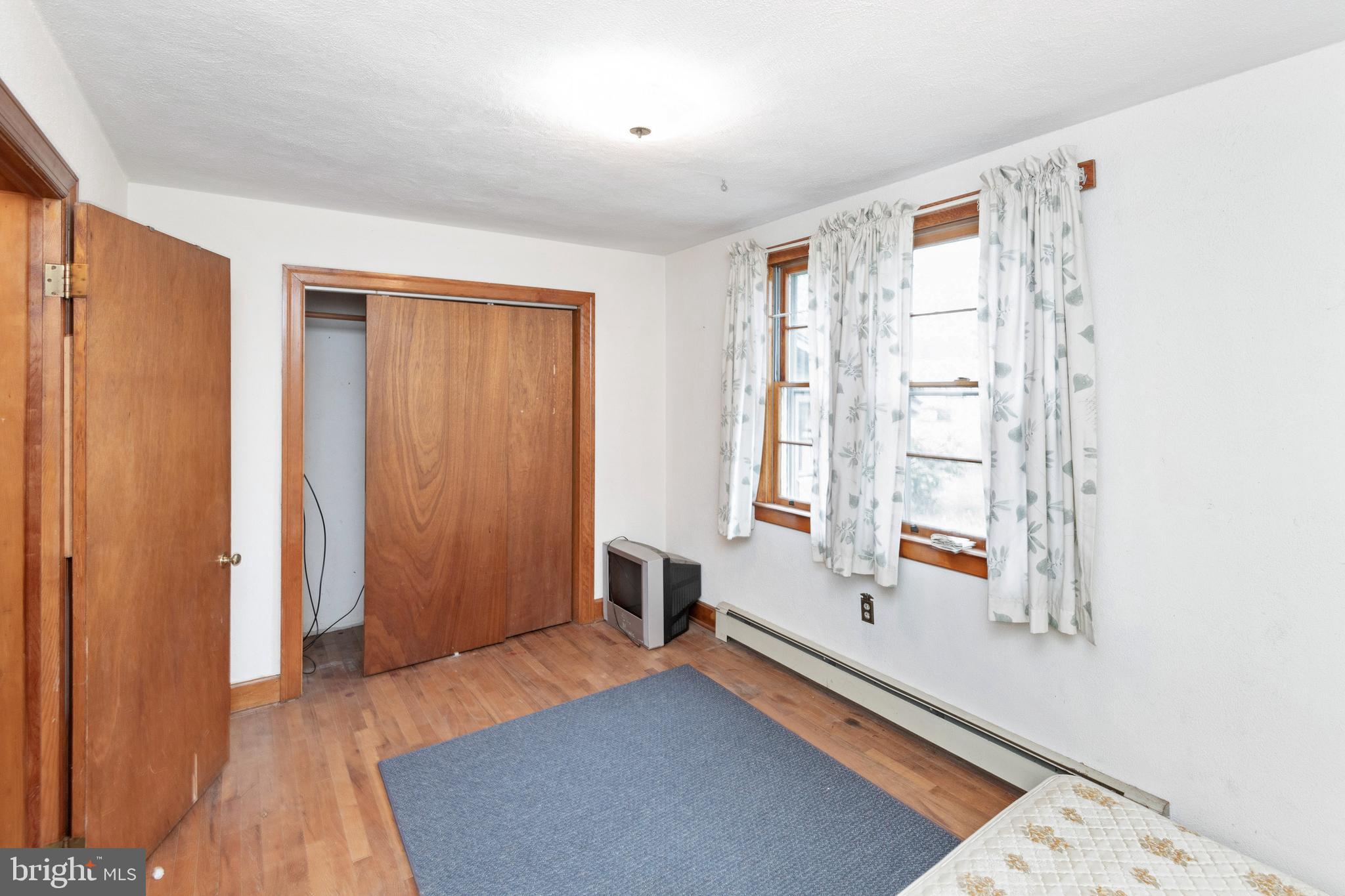 POINT OF ROCKS ESTATES - Residential