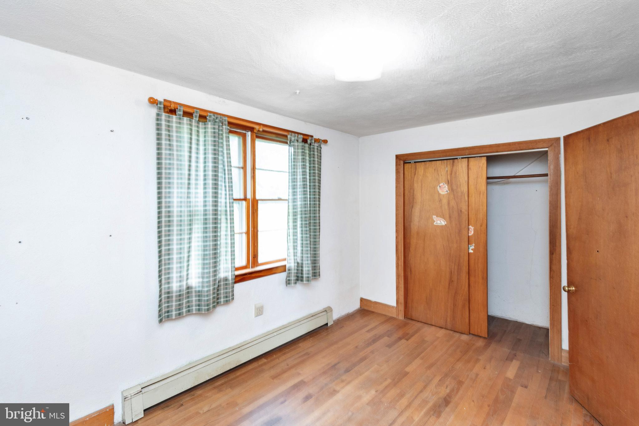 POINT OF ROCKS ESTATES - Residential