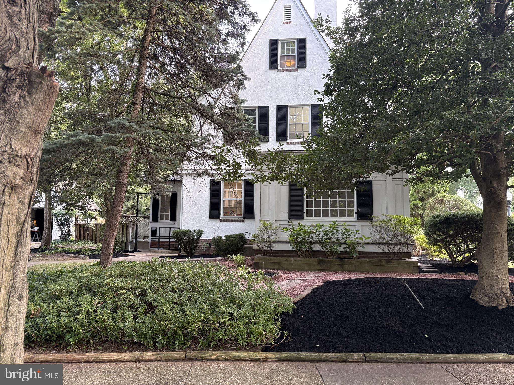 30 BEDFORD COURT