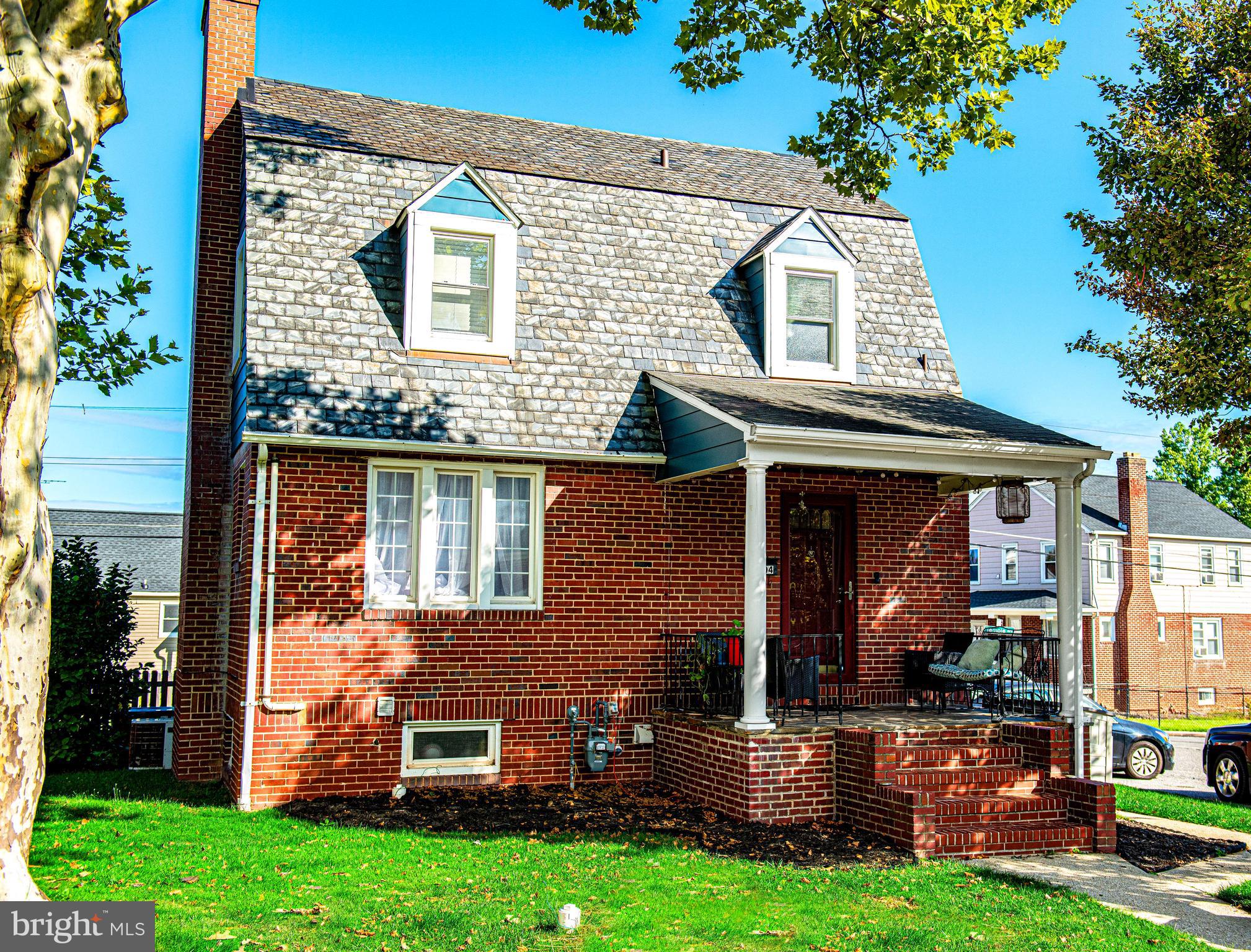 8004 MANOR ROAD