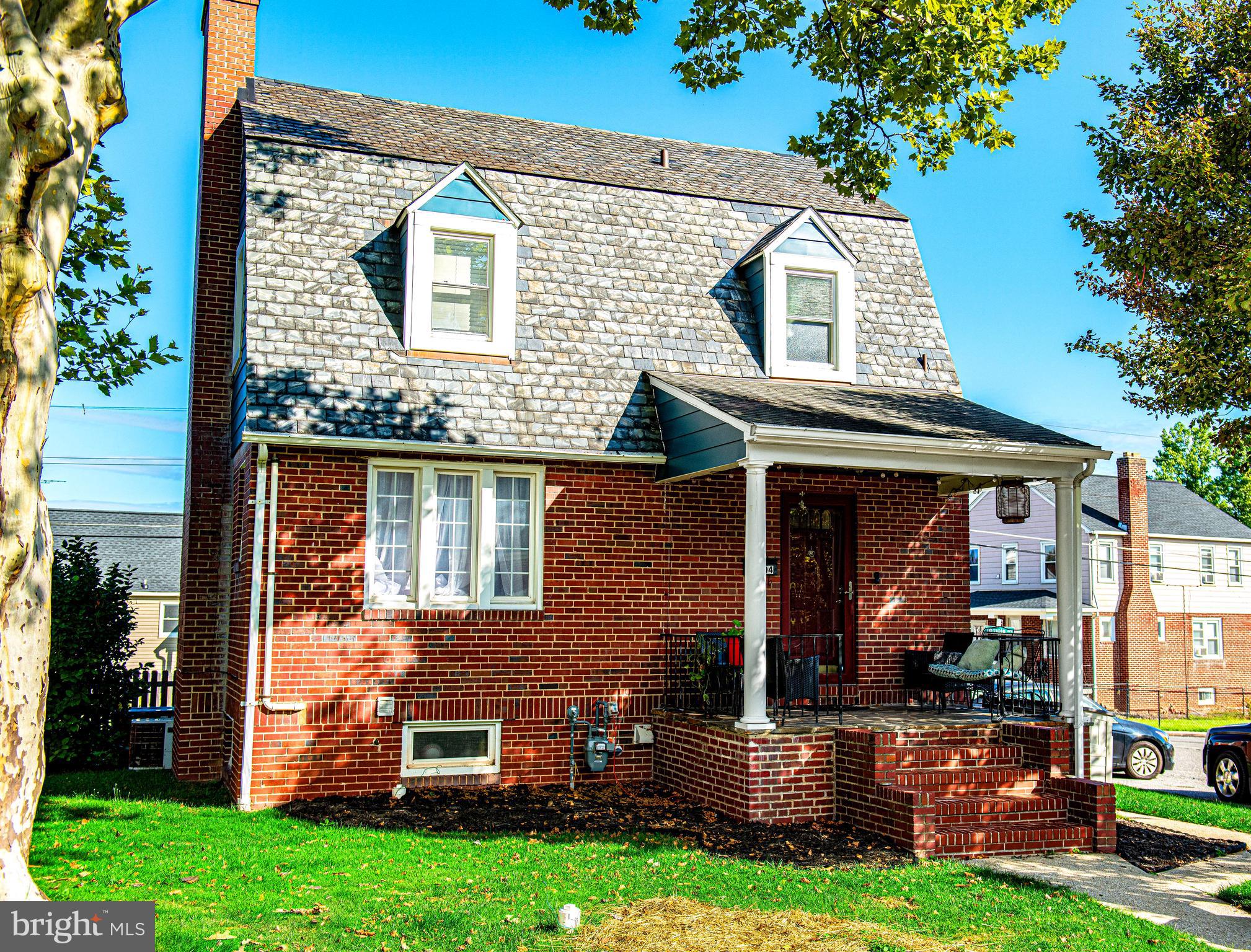8004 MANOR ROAD