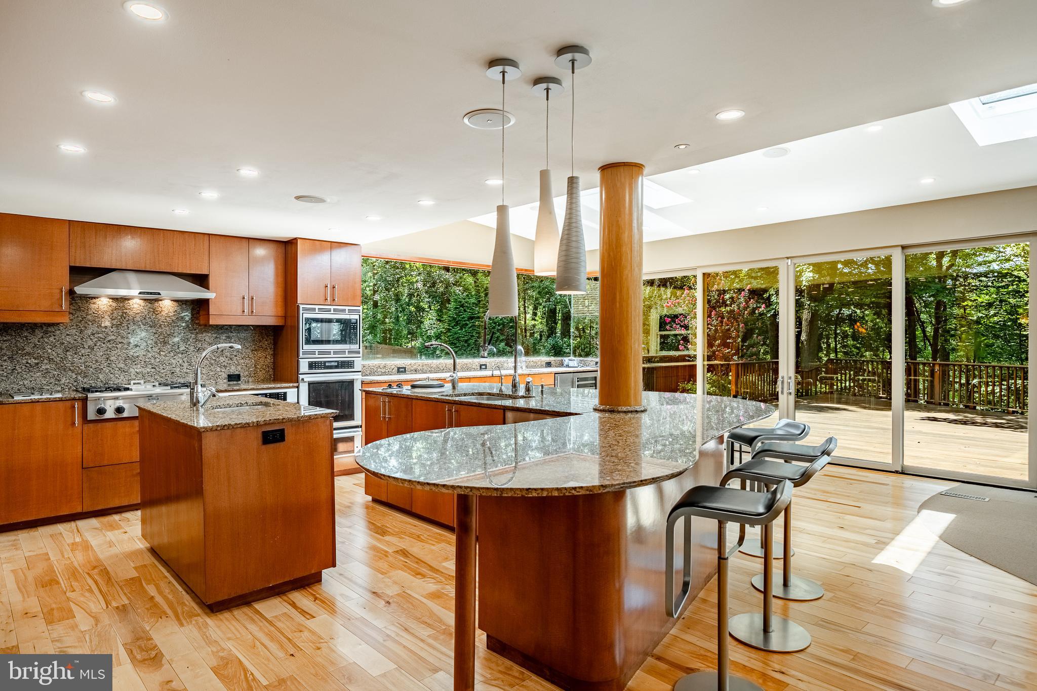 400 HIGHVIEW DRIVE