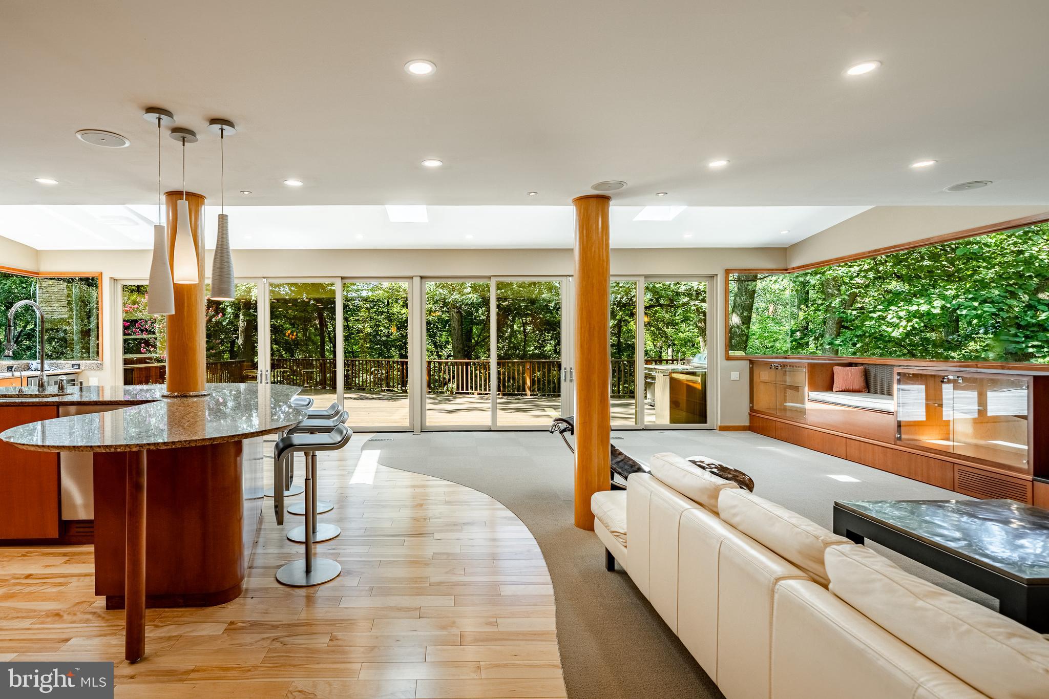 400 HIGHVIEW DRIVE
