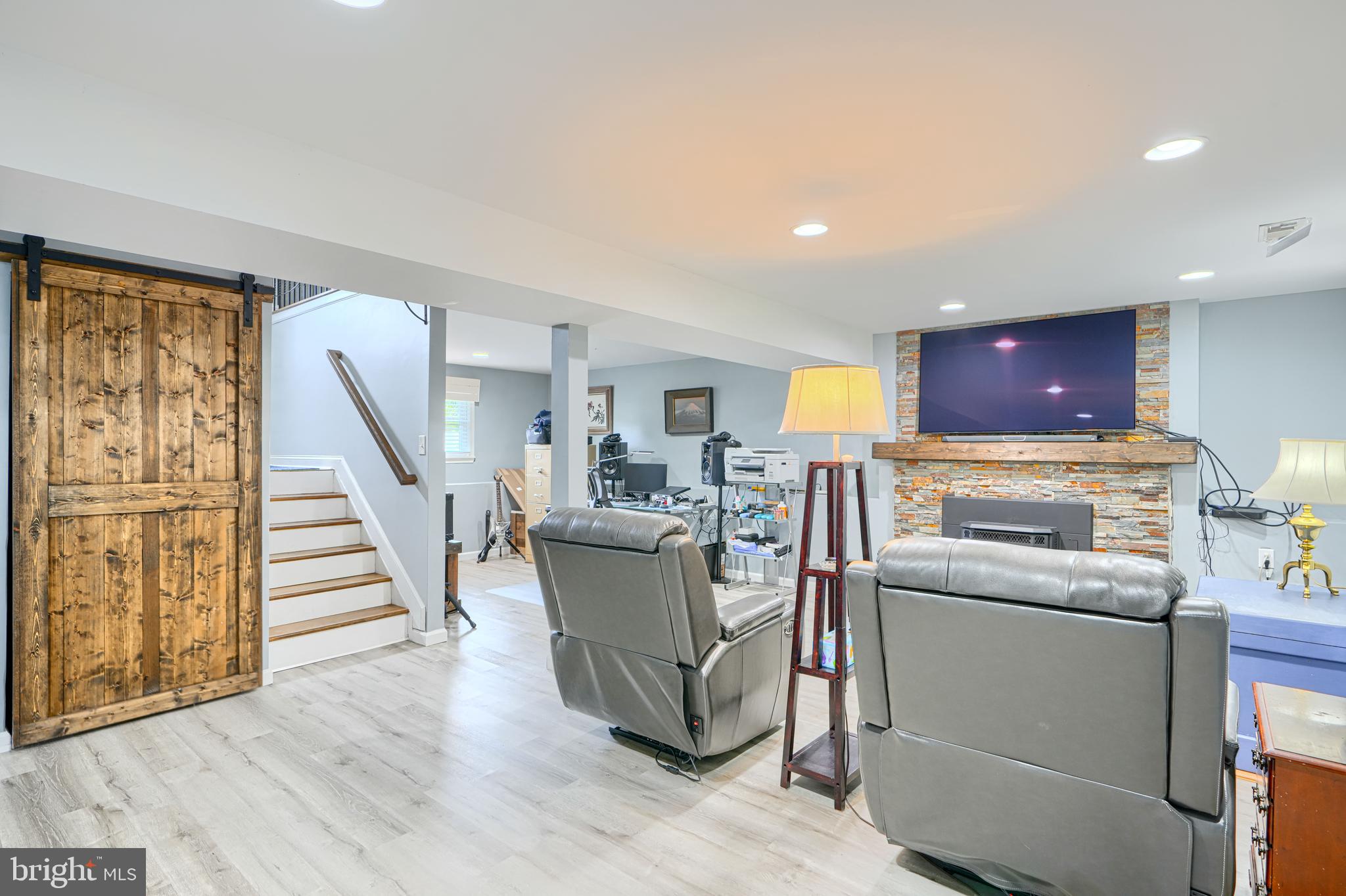 HILLSDALE - Residential