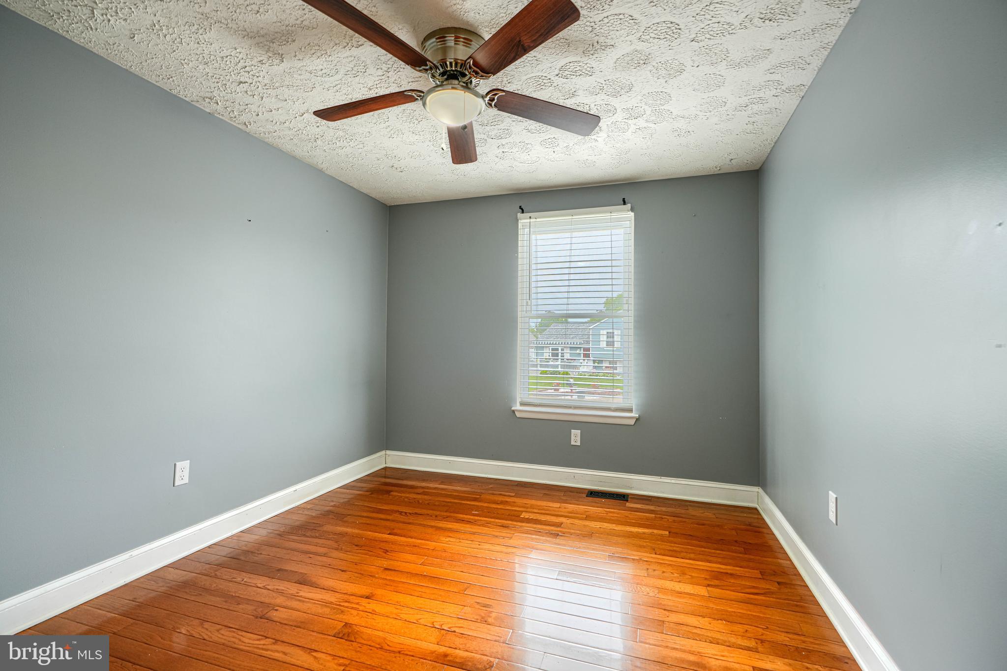 HILLSDALE - Residential
