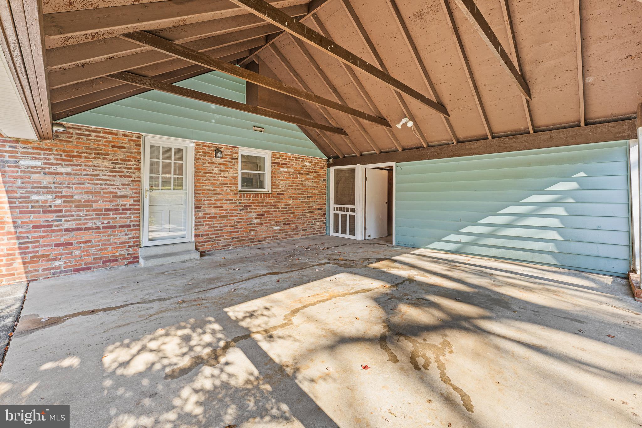 SHERWOOD FOREST MANOR - Residential