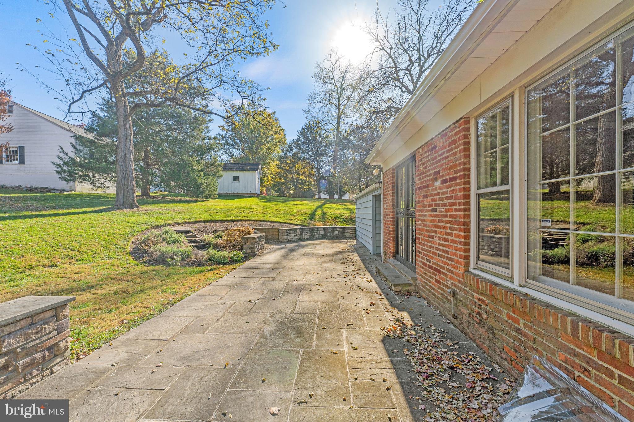 SHERWOOD FOREST MANOR - Residential