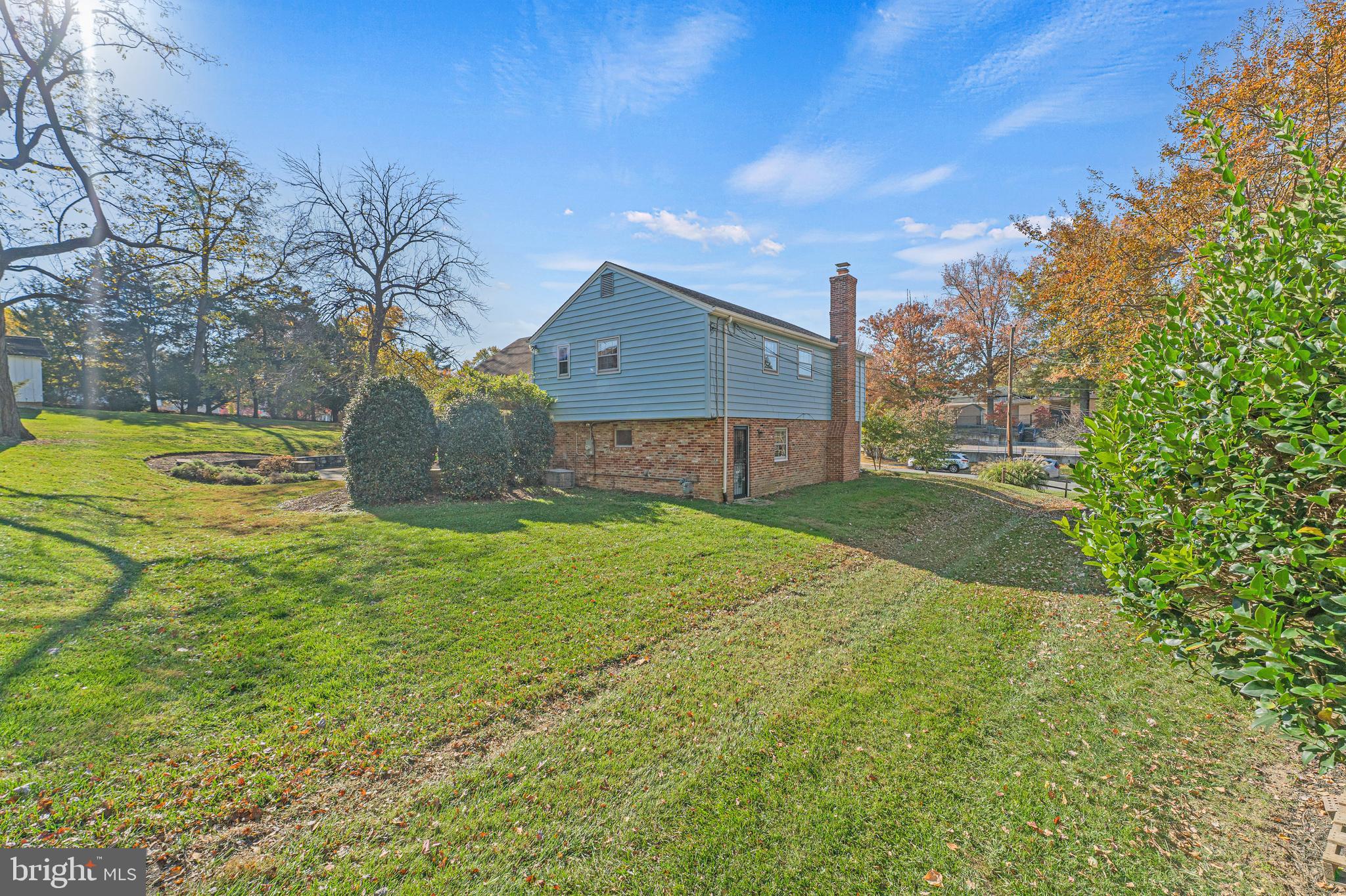 SHERWOOD FOREST MANOR - Residential