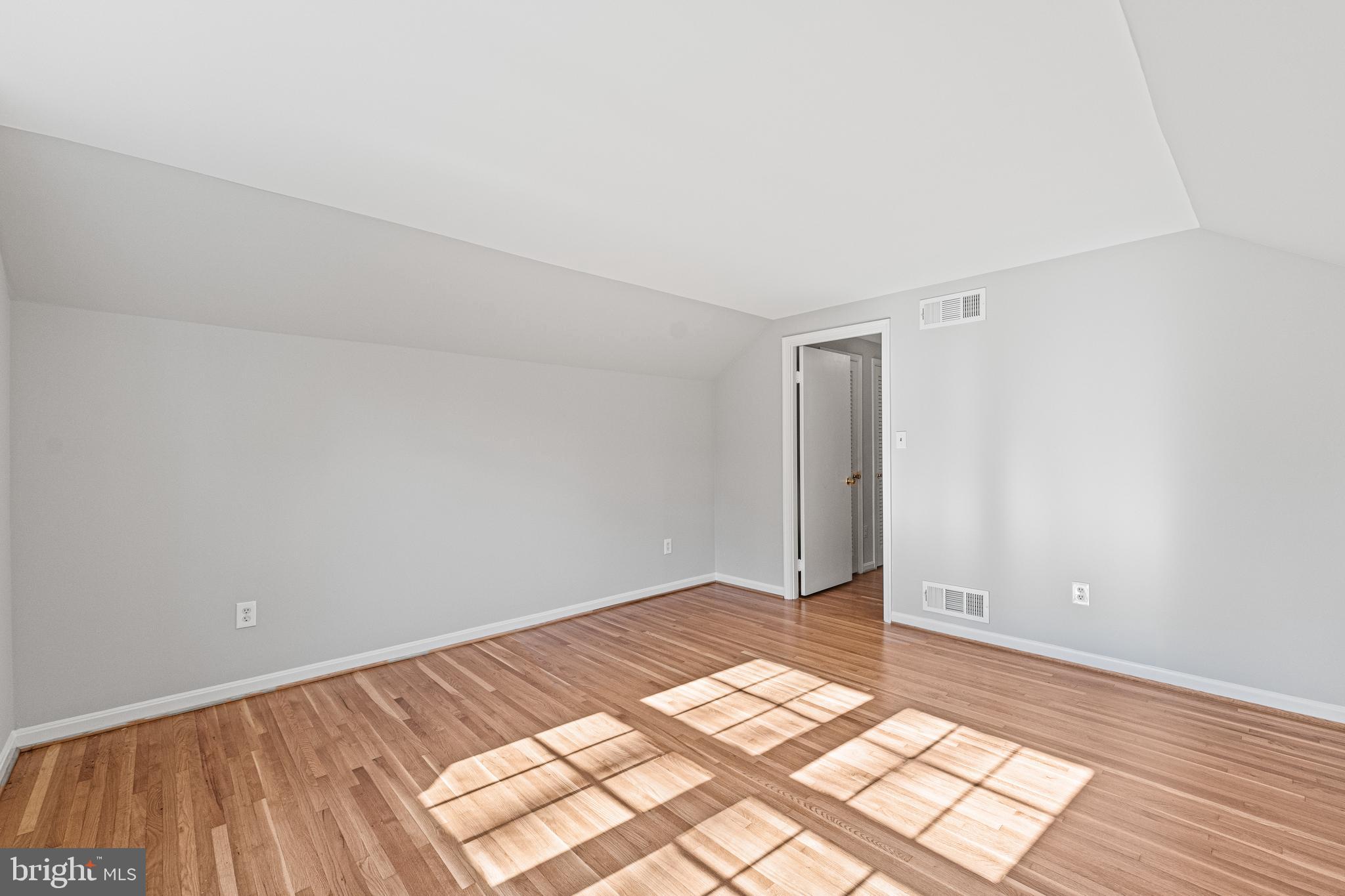 SHERWOOD FOREST MANOR - Residential