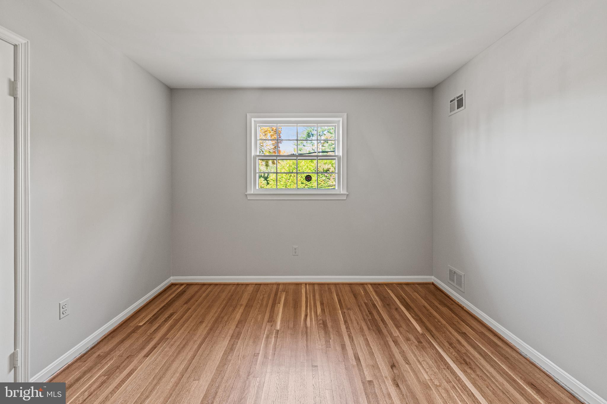 SHERWOOD FOREST MANOR - Residential