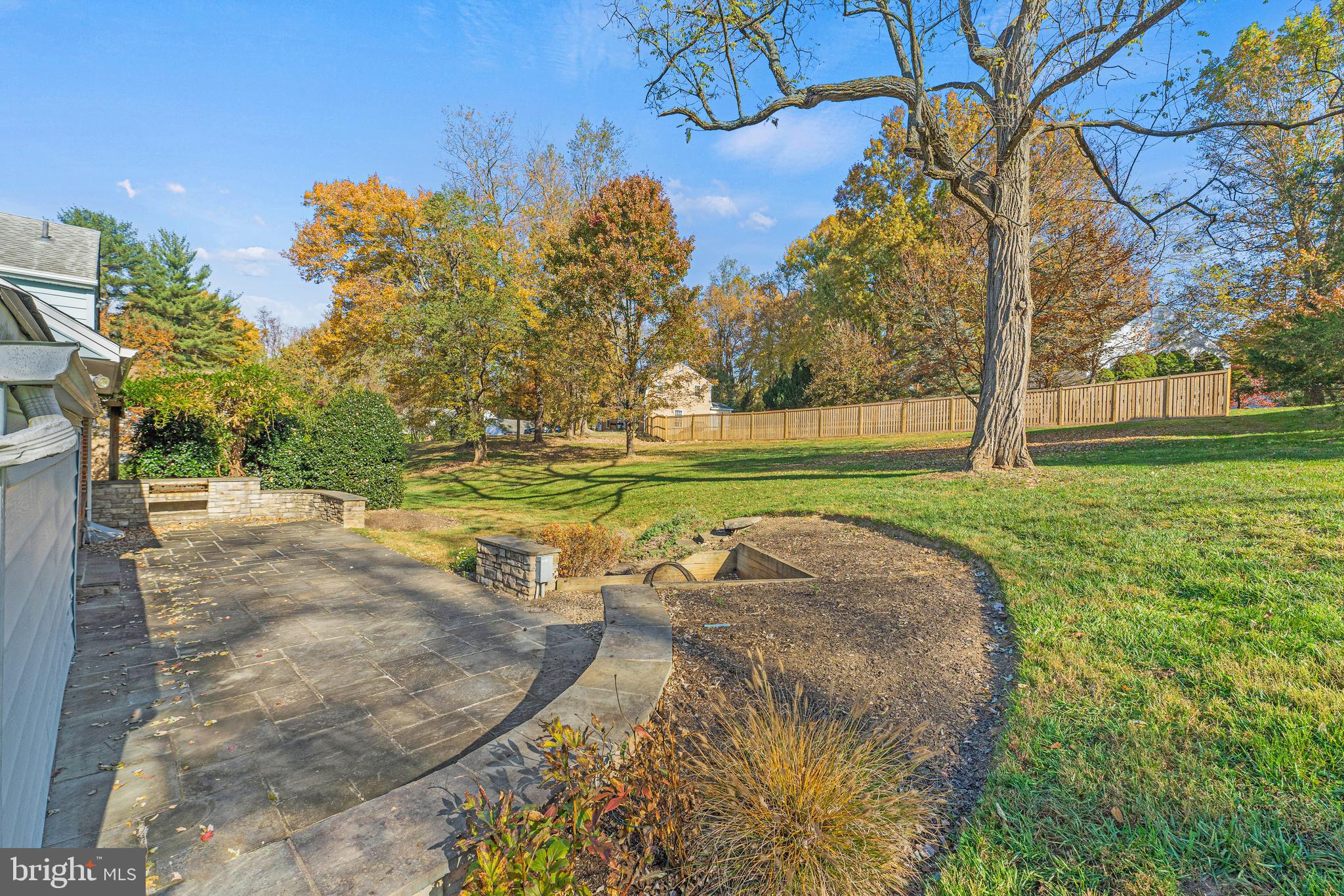 SHERWOOD FOREST MANOR - Residential