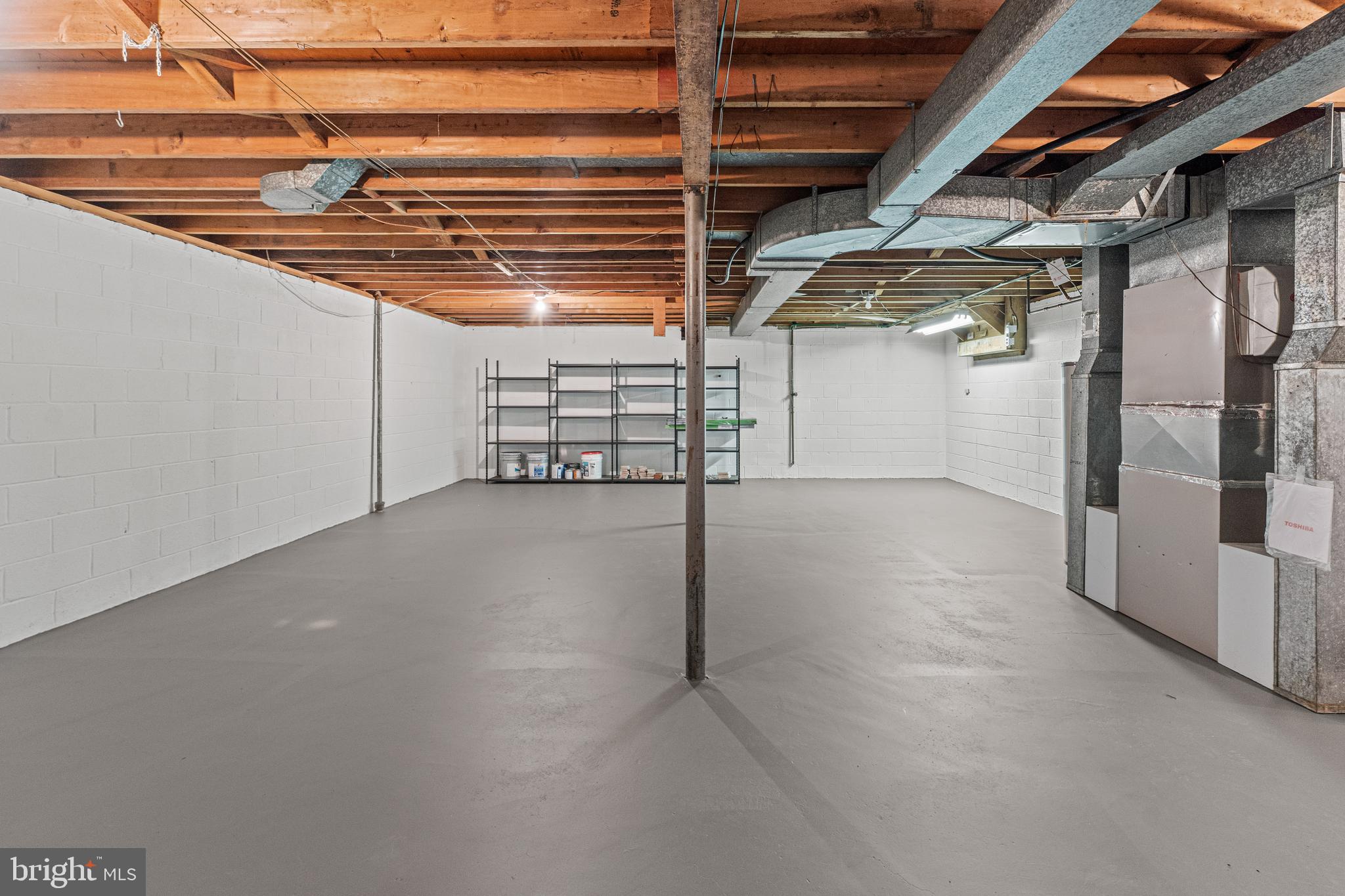 SHERWOOD FOREST MANOR - Residential