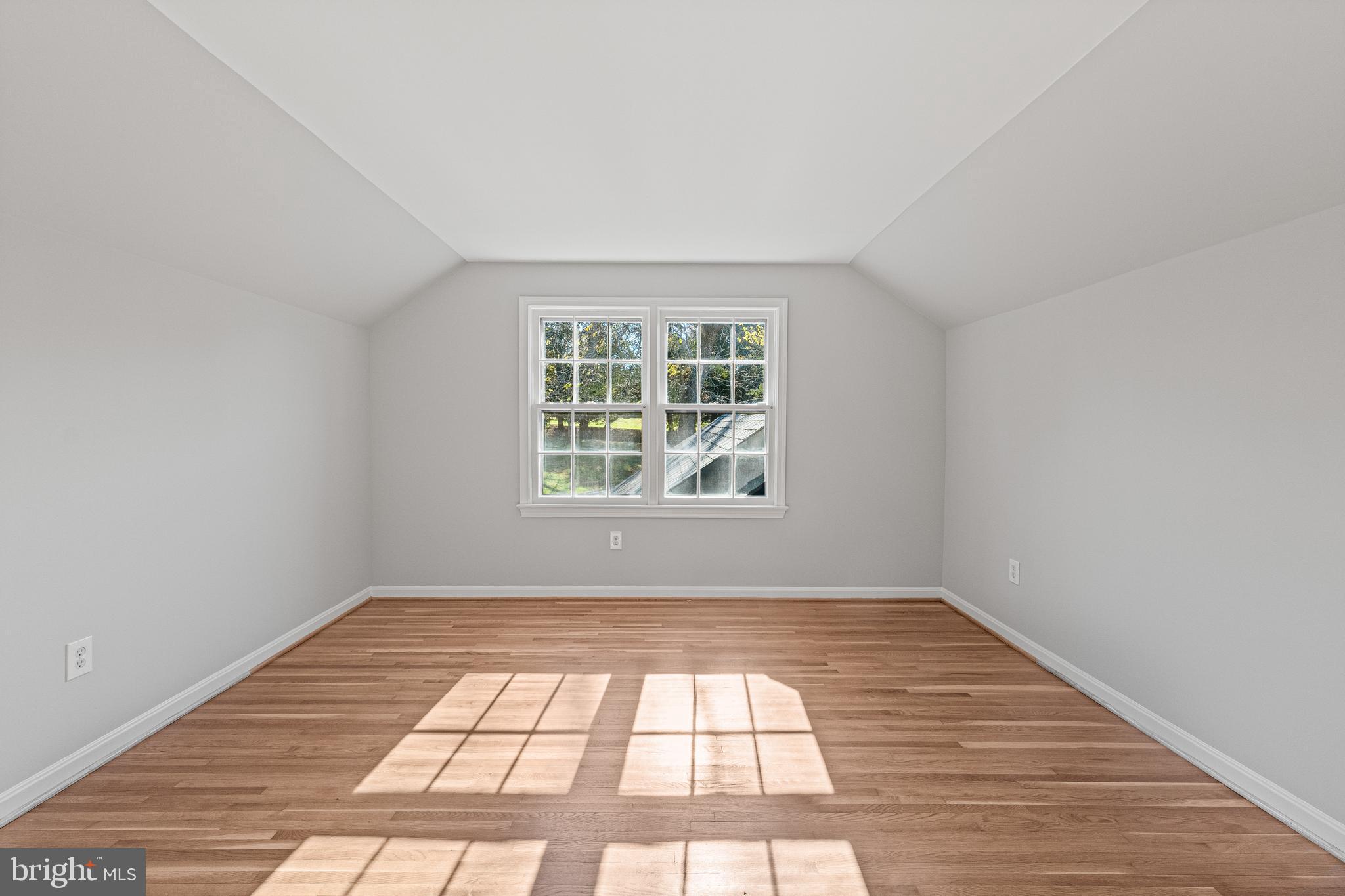 SHERWOOD FOREST MANOR - Residential