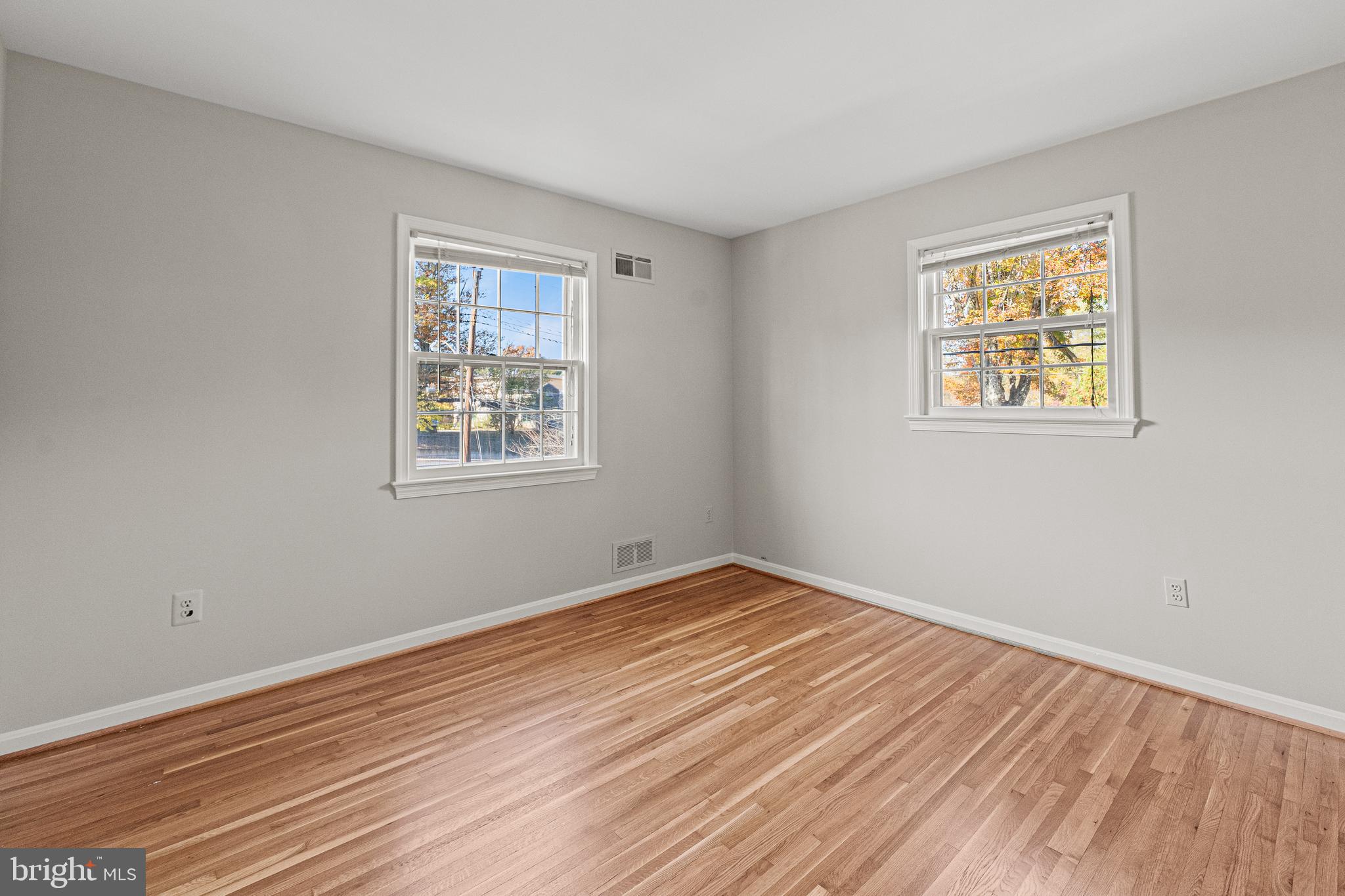 SHERWOOD FOREST MANOR - Residential