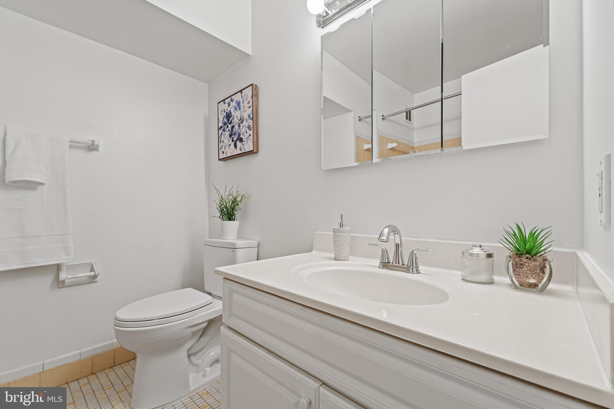 SHERWOOD FOREST MANOR - Residential